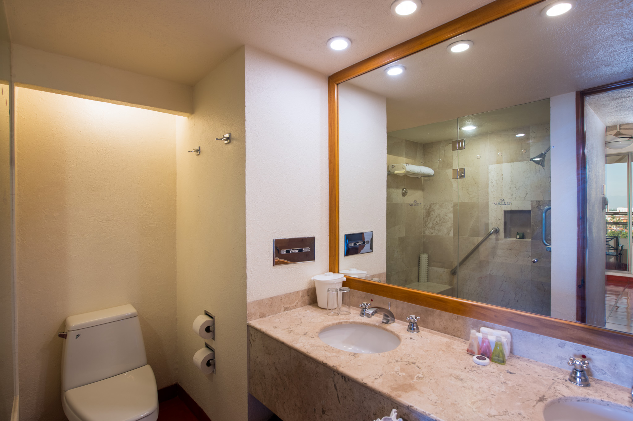 Studio King Size Bed