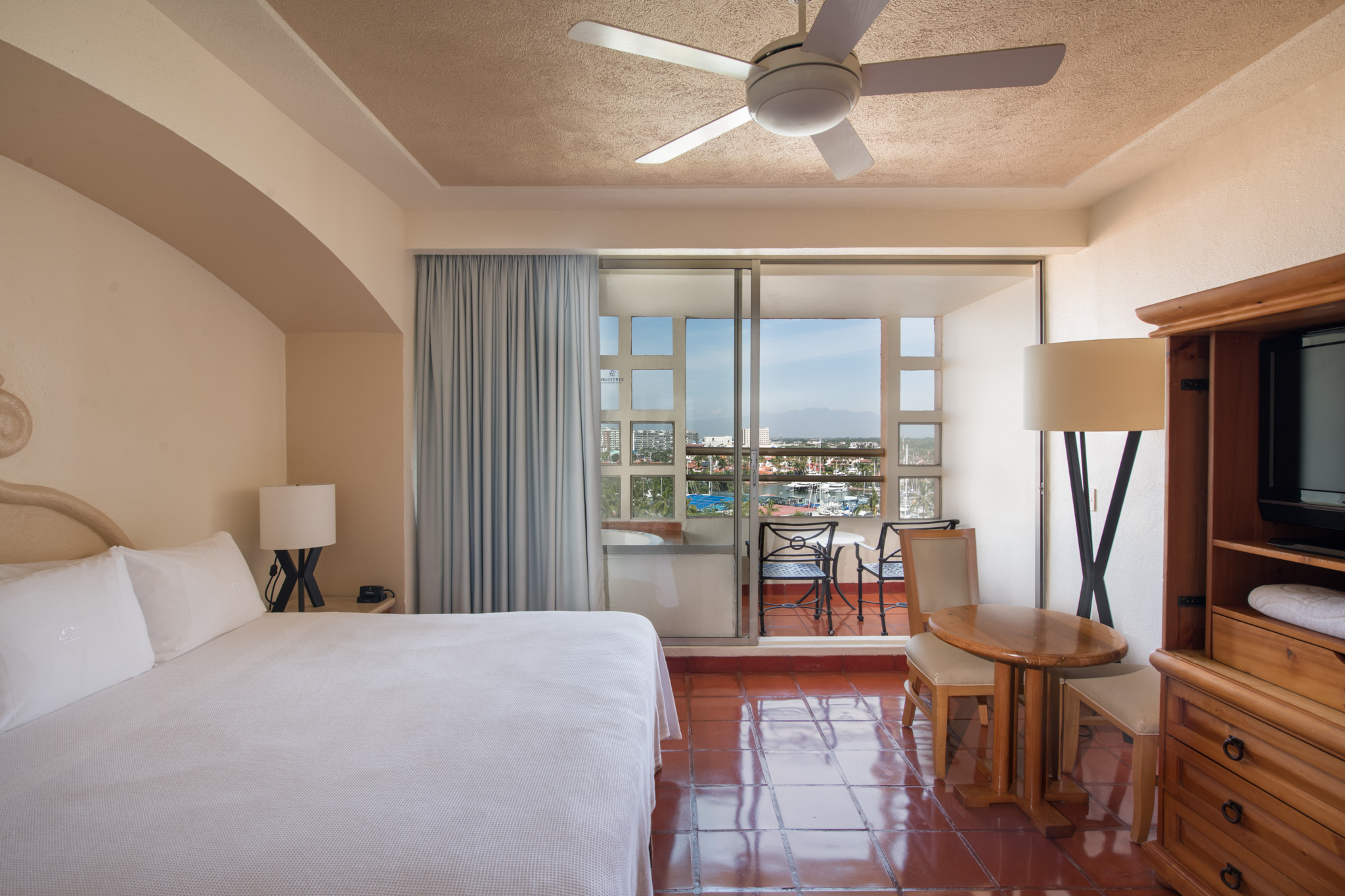 Studio King Size Bed