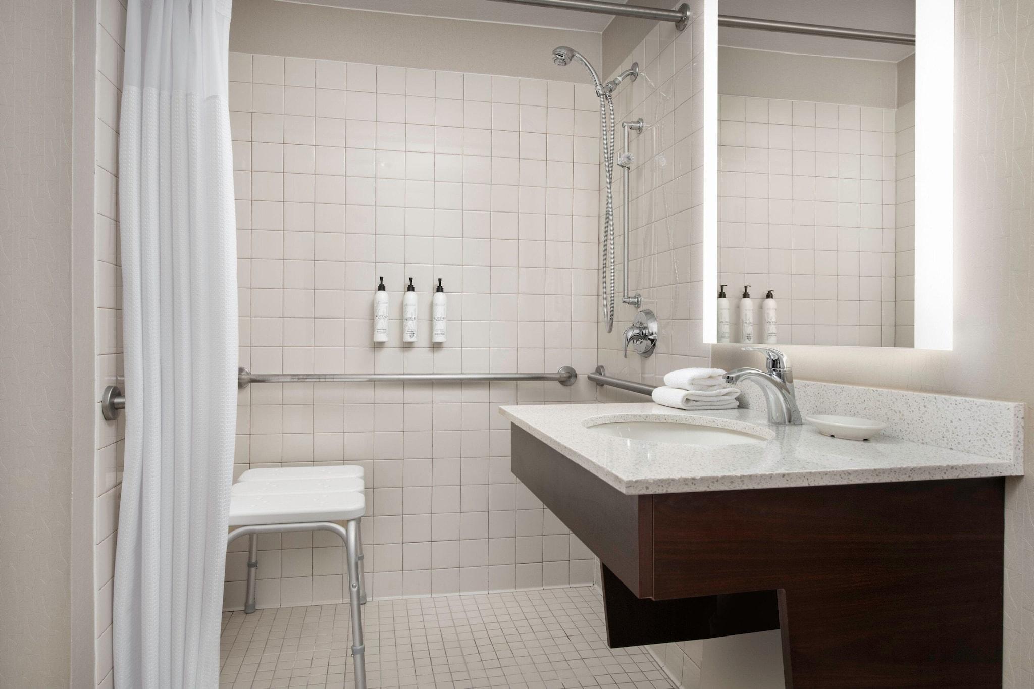 Studio Accessible Two Double Beds