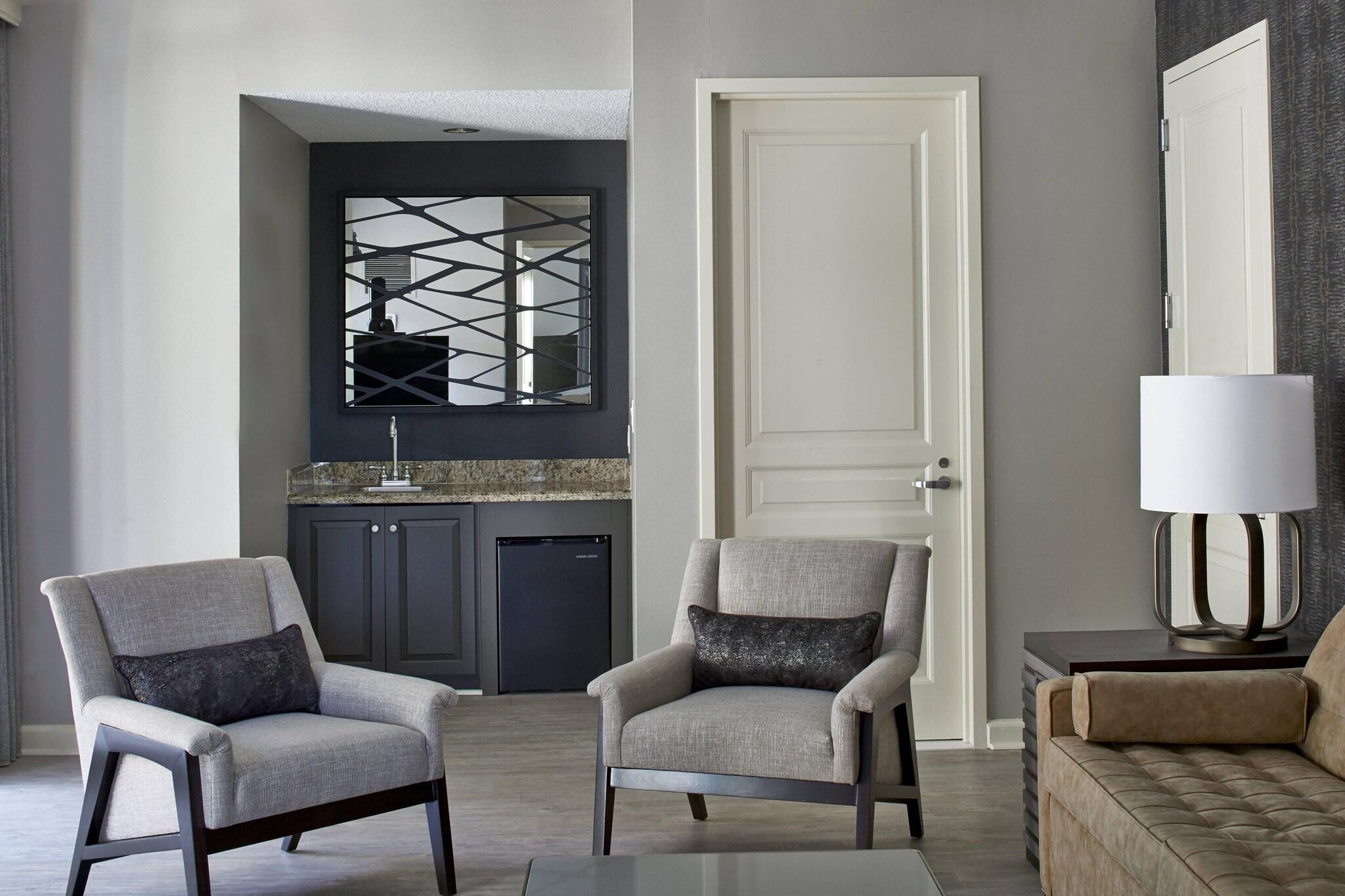 Suite Deluxe King Bed