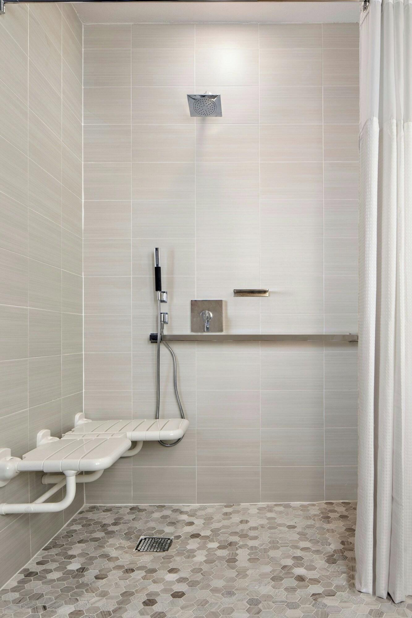 Suite Deluxe King Bed