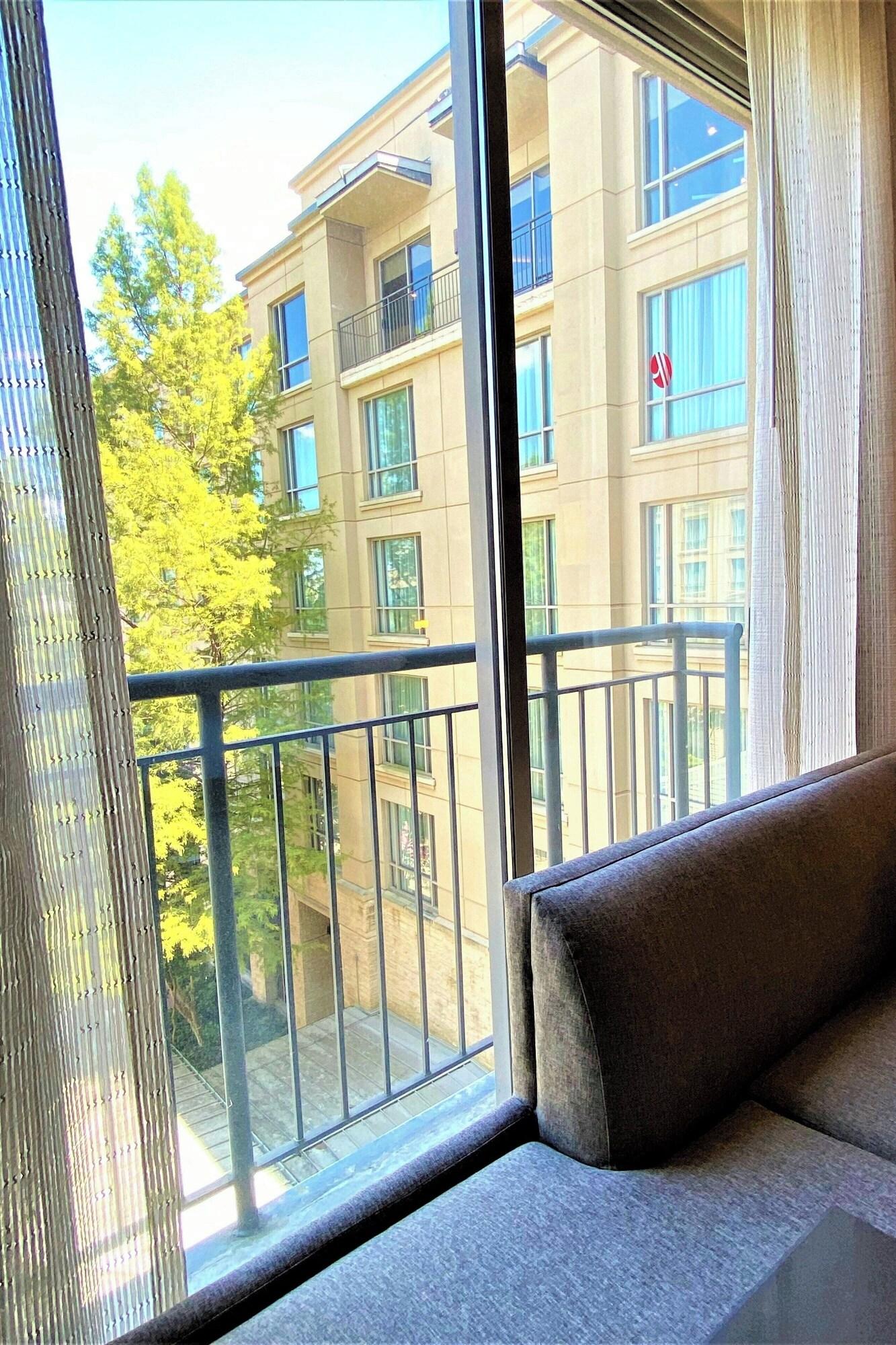 Studio King Size Bed