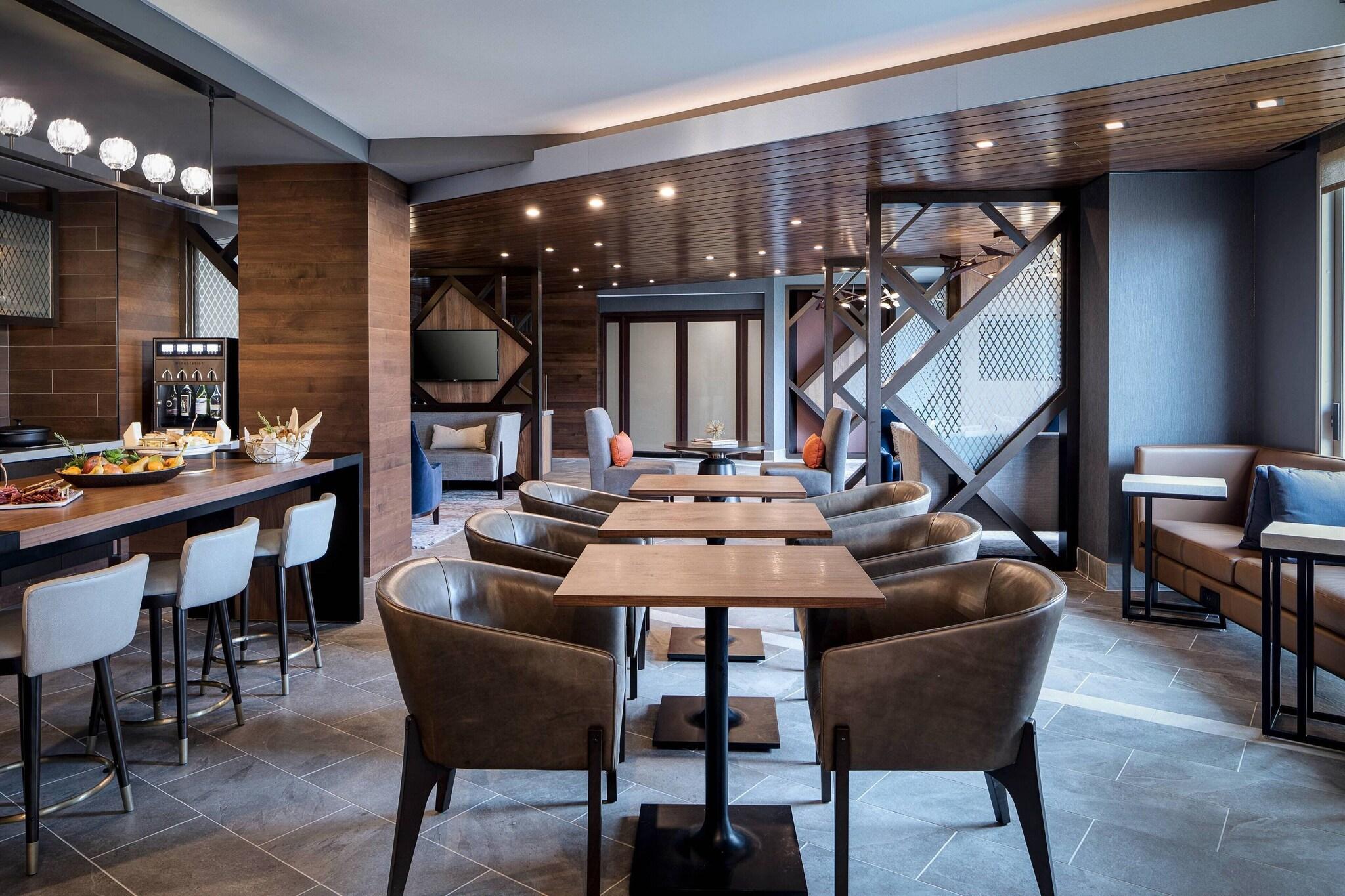 Double Club King Bed