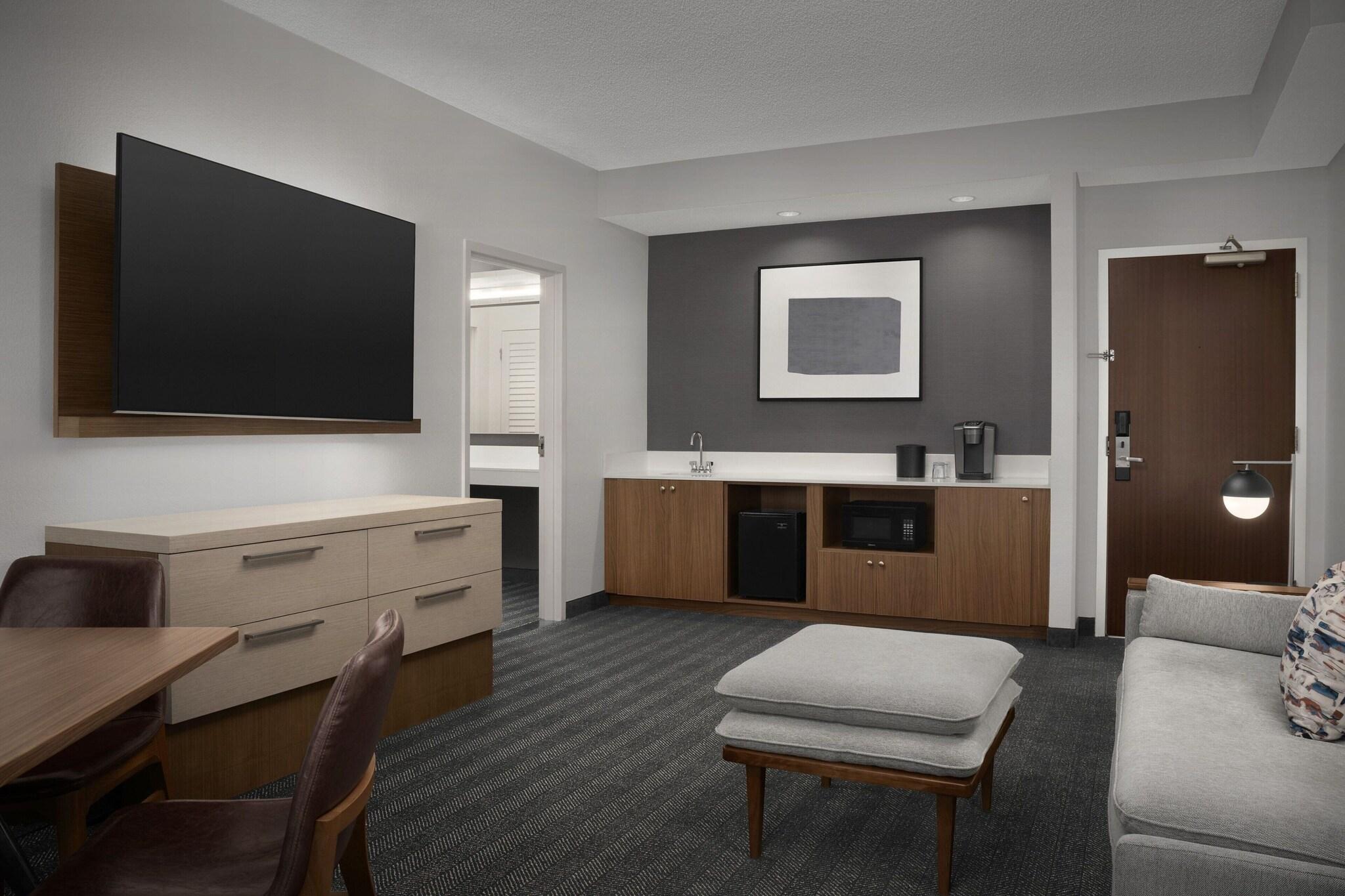 Suite King Bed One Bedroom 