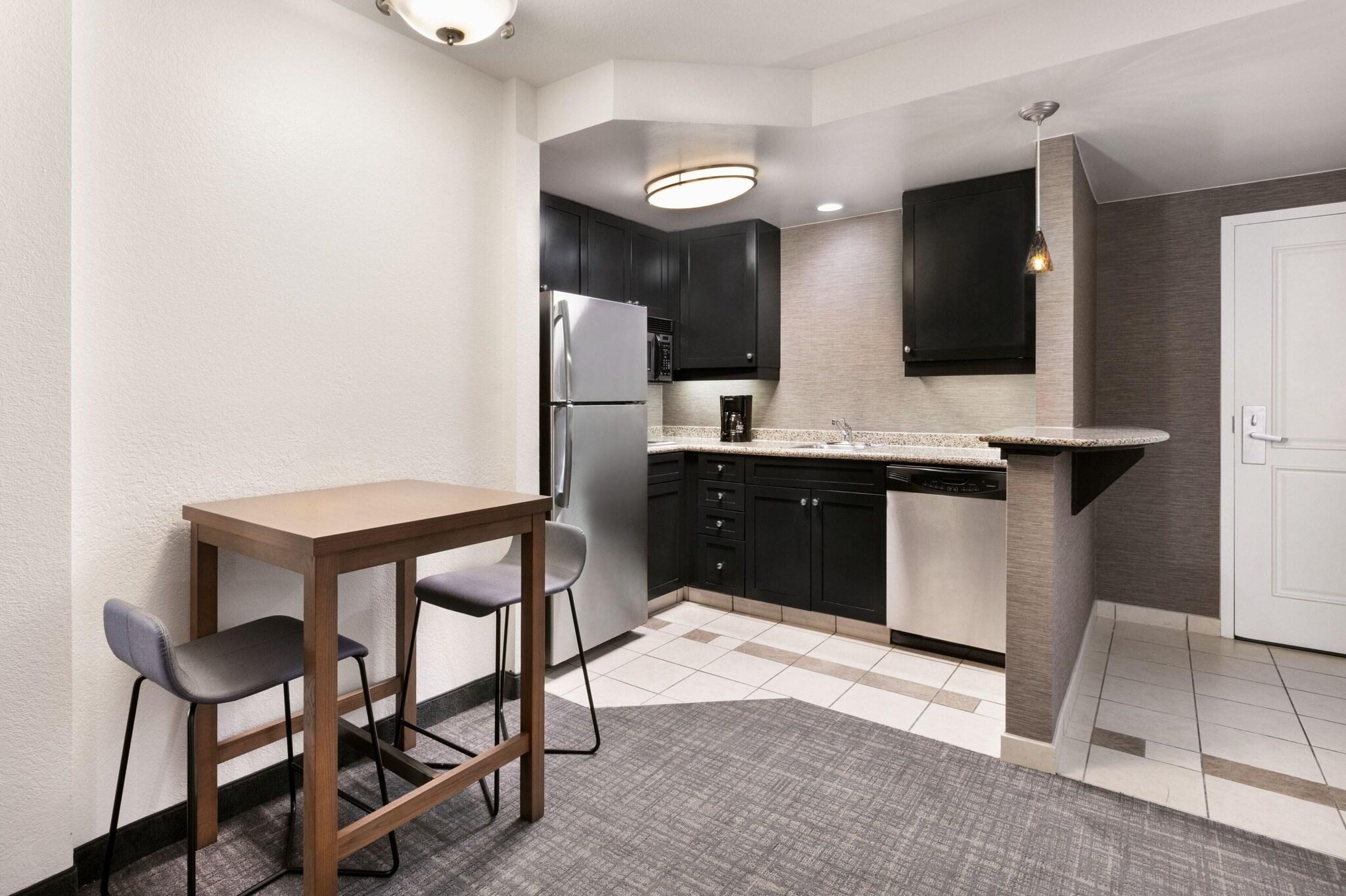 Suite Two Queen Beds One Bedroom