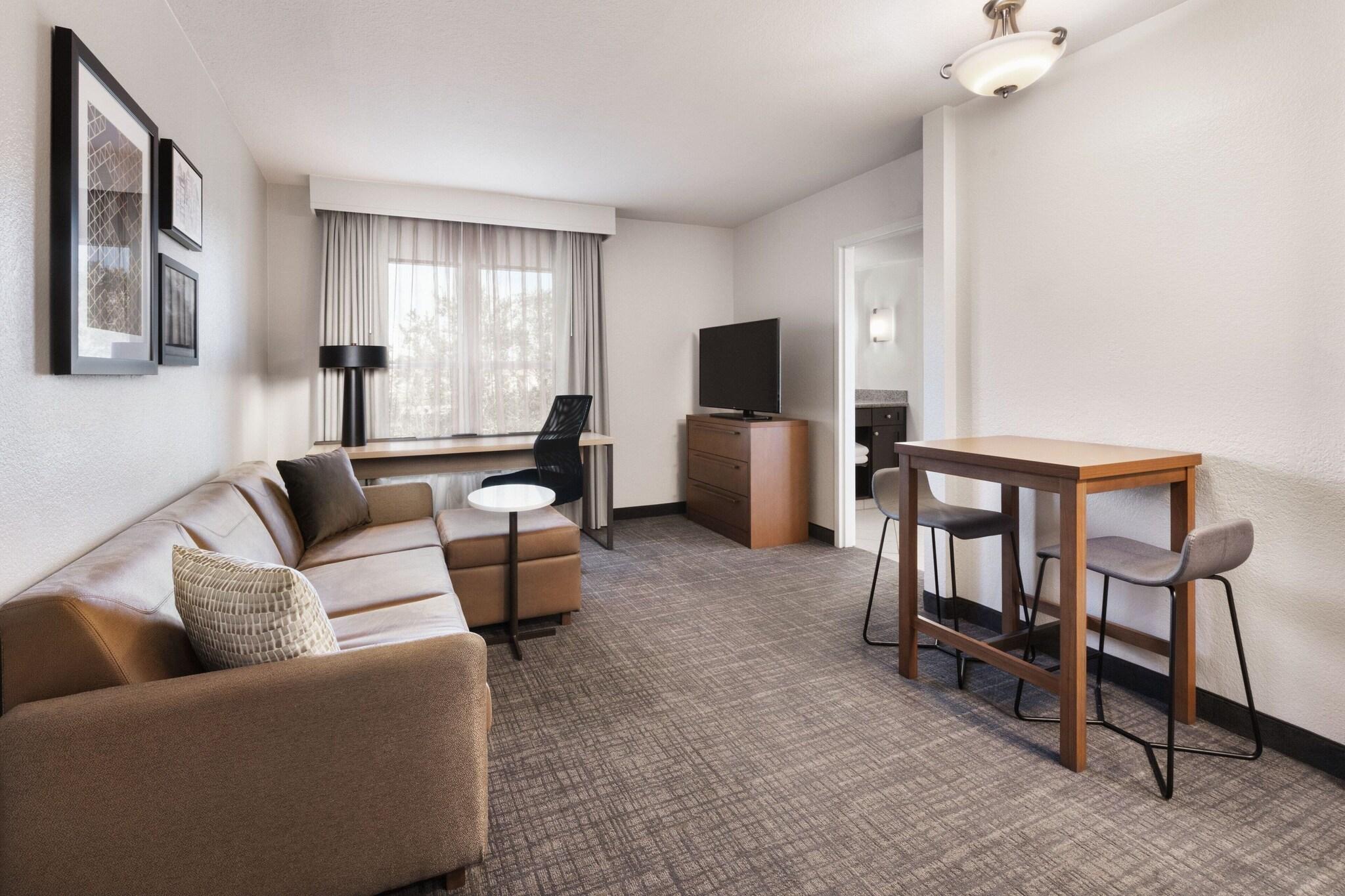 Suite Two Queen Beds One Bedroom