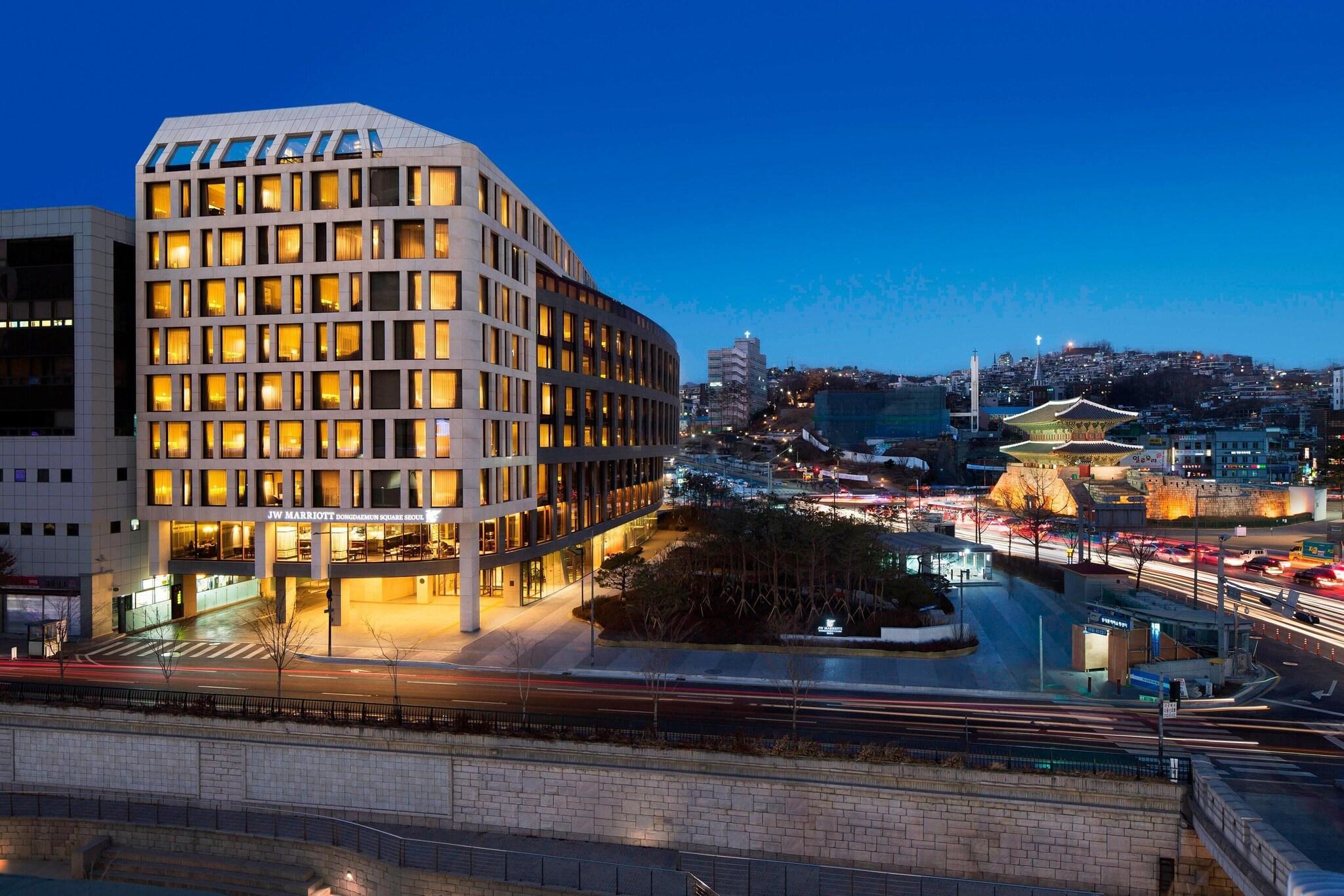 Suite Deluxe King Bed