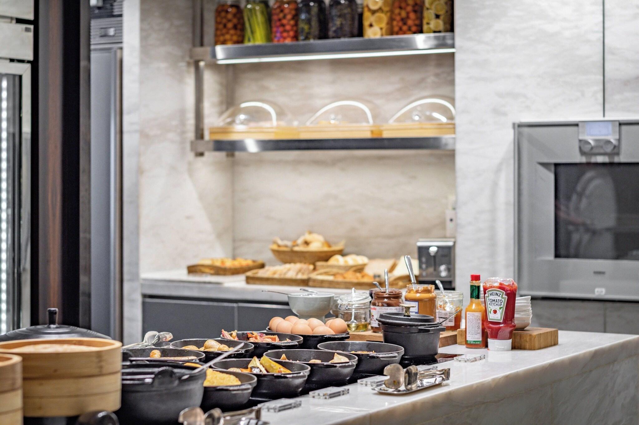 Suite Deluxe King Bed