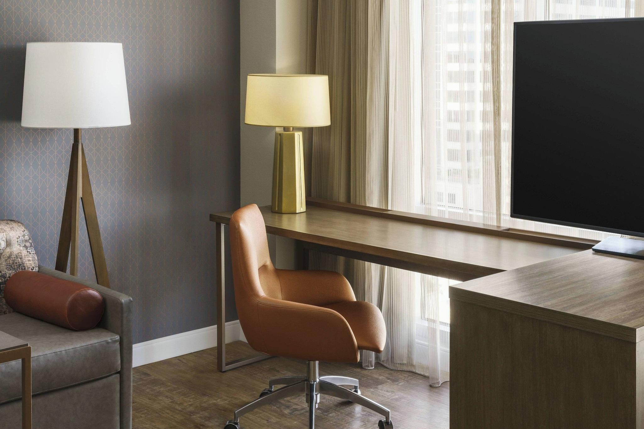 Suite Queen Size Bed