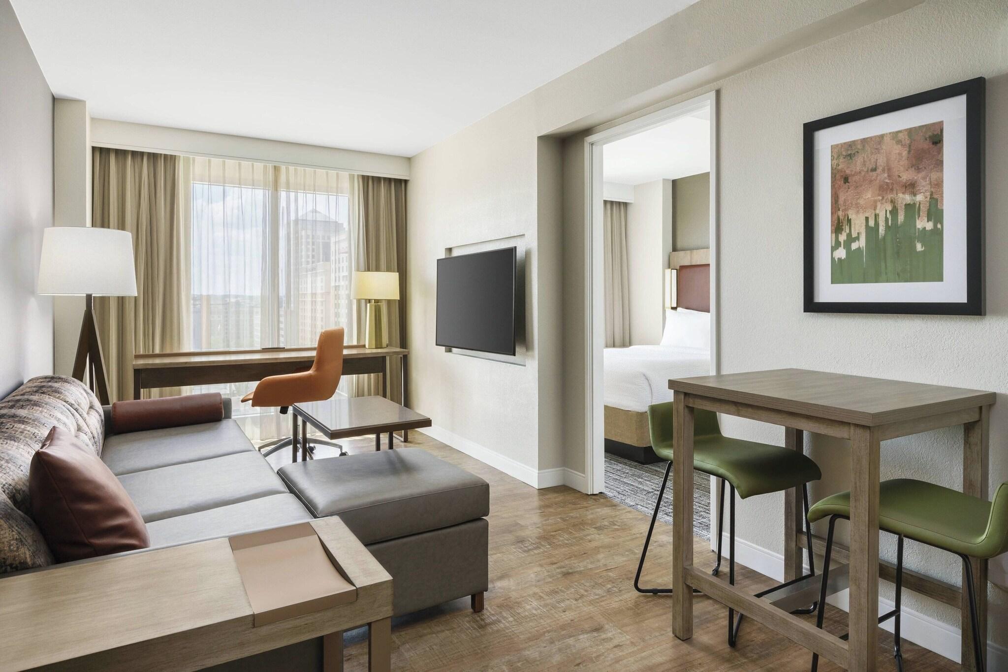 Suite Queen Size Bed