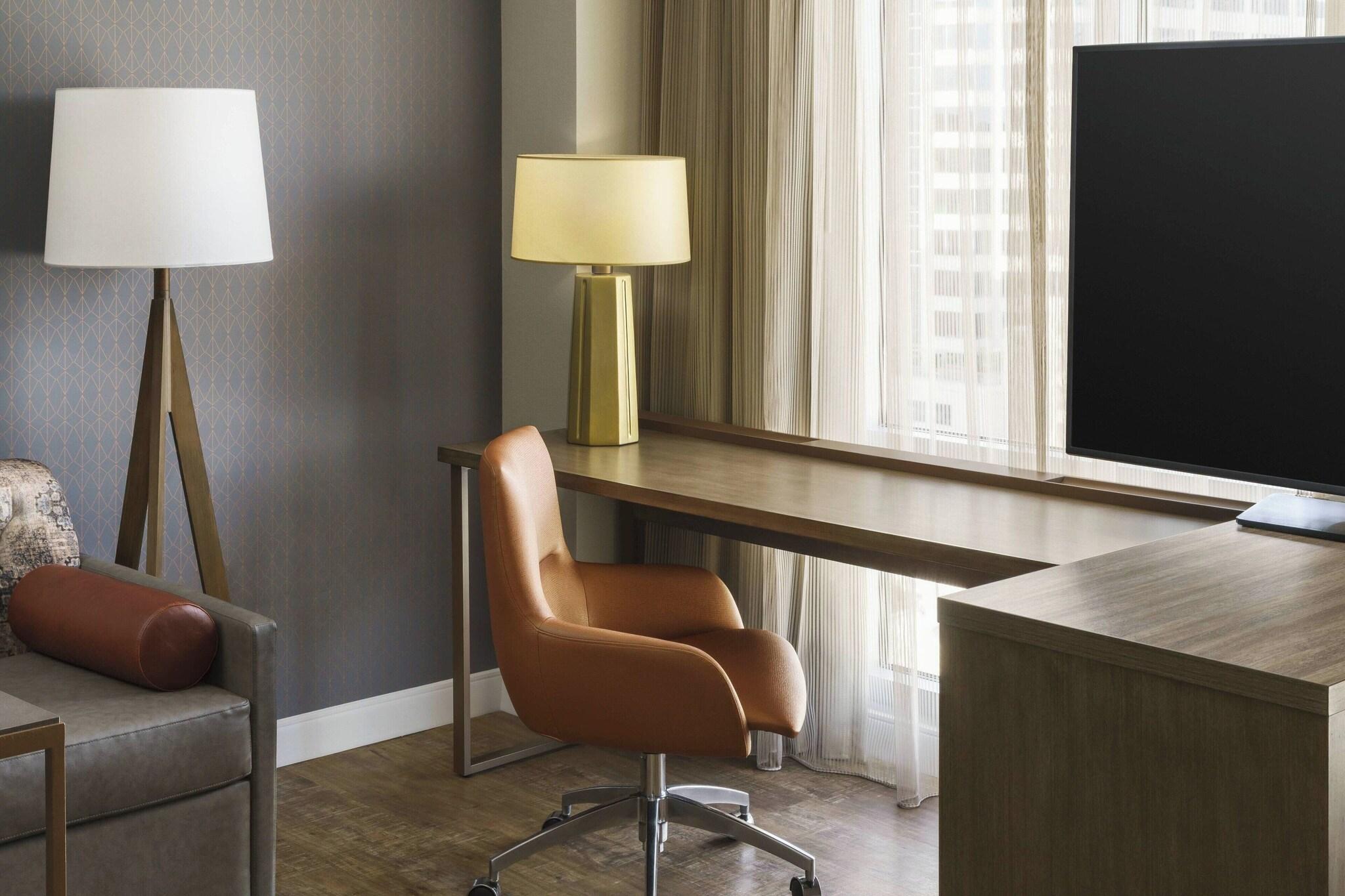 Suite Queen Size Bed