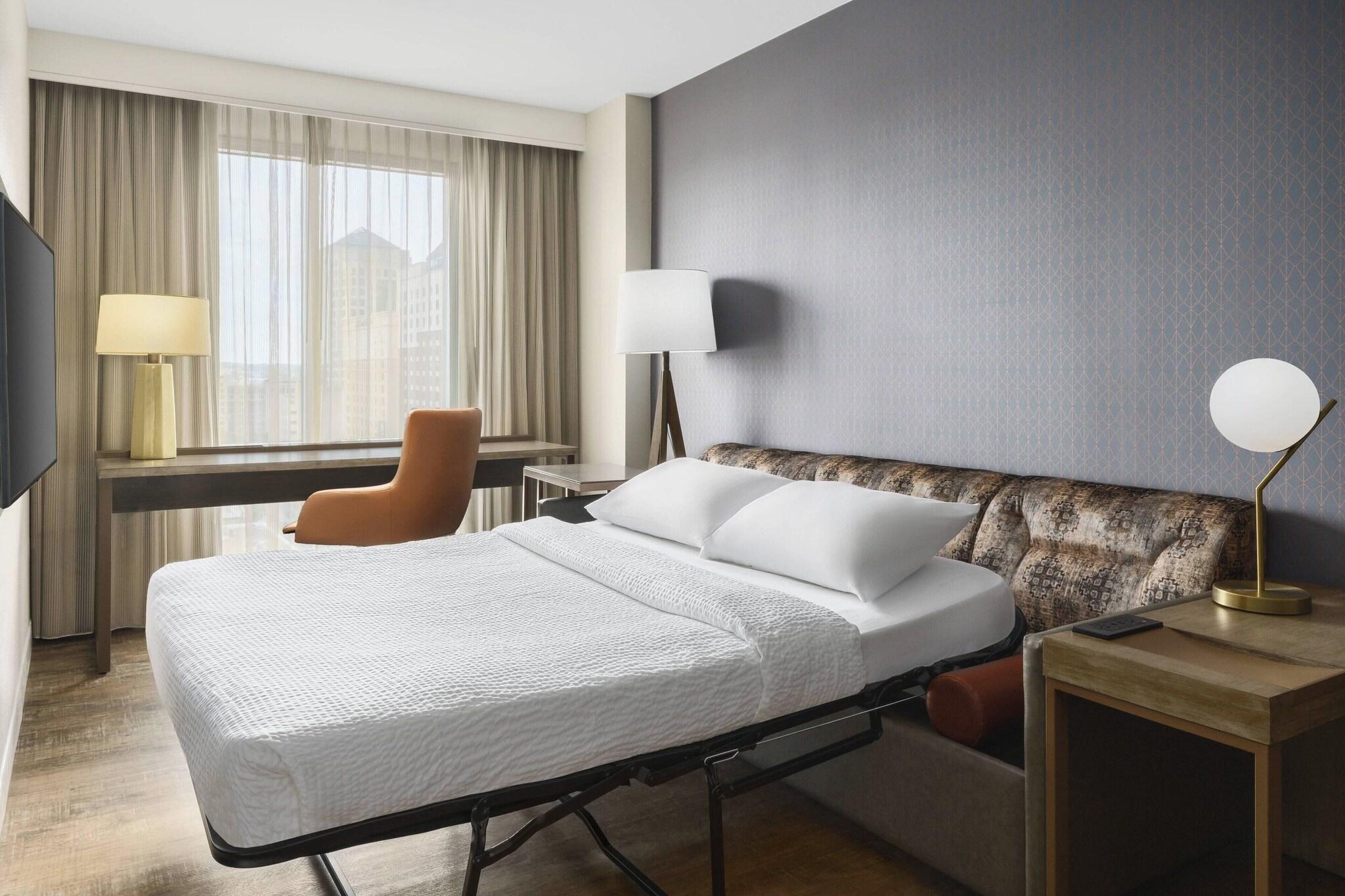 Suite Queen Size Bed