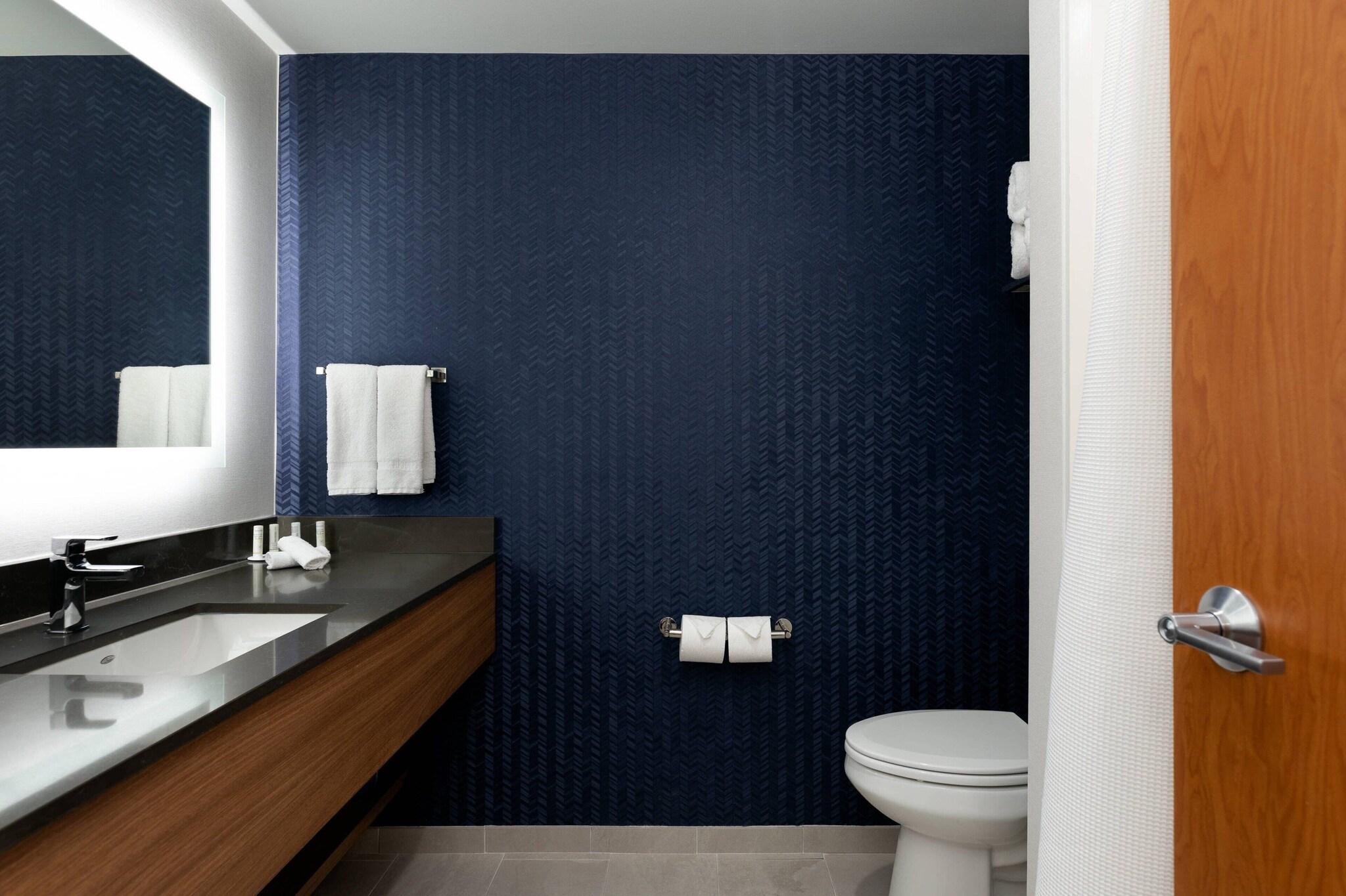 Studio Two Queen Beds