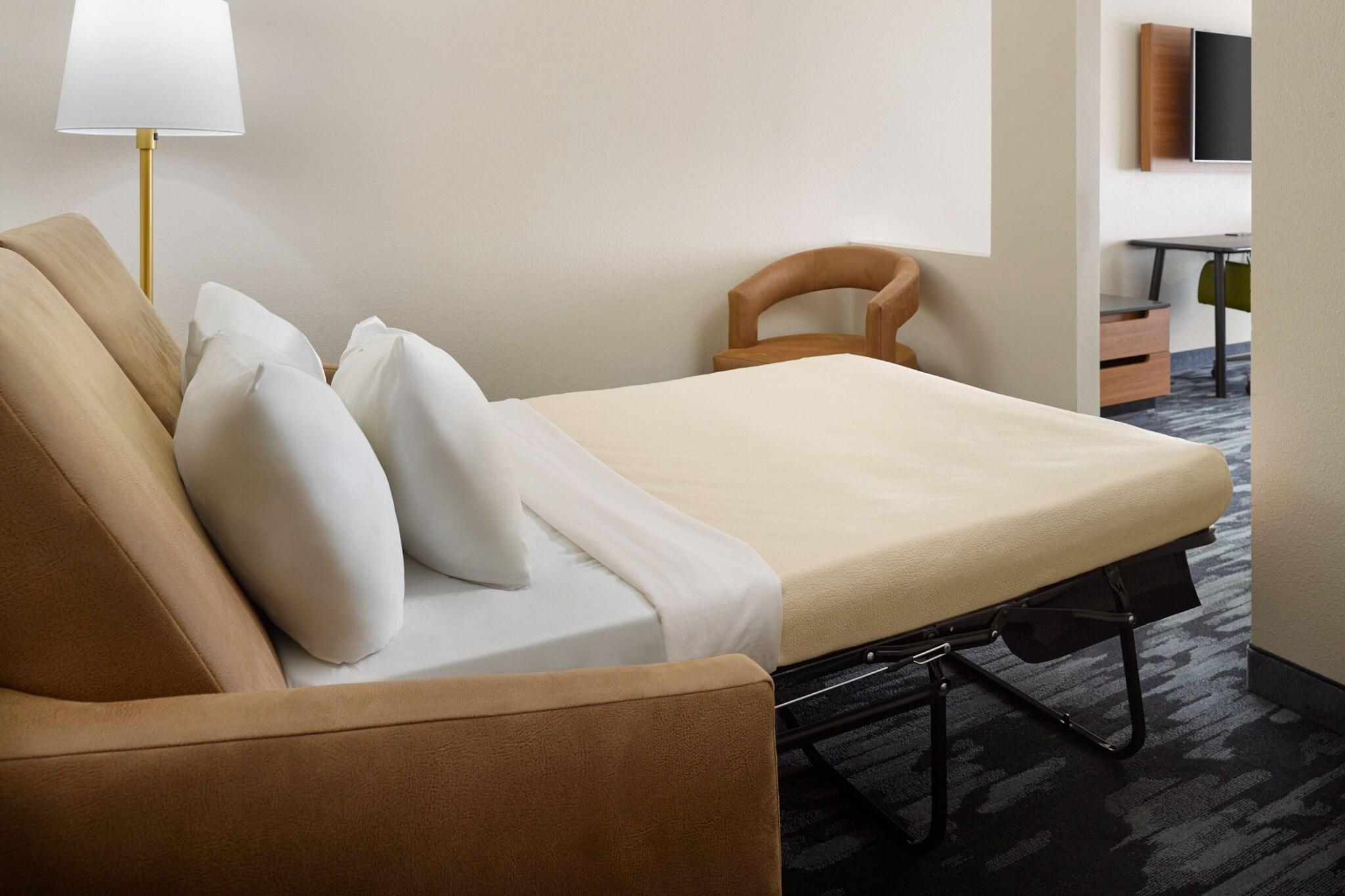 Studio Two Queen Beds