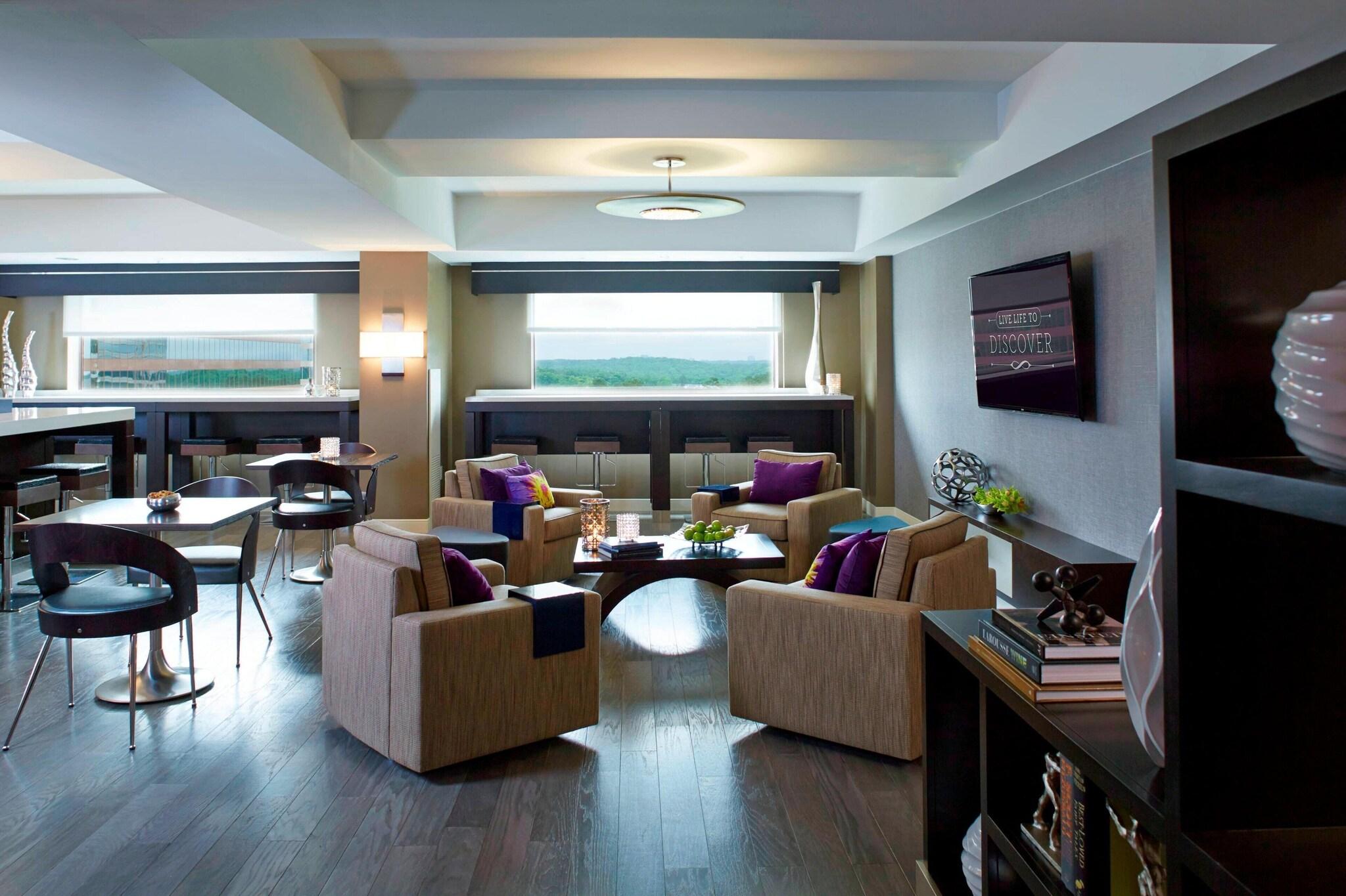 Double Club King Bed