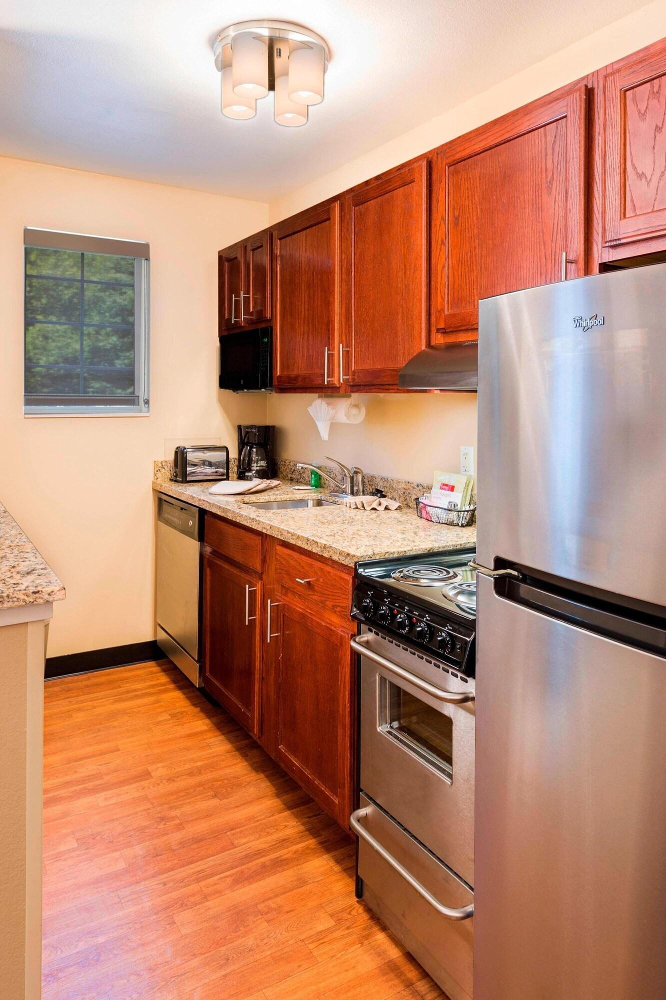 Studio Queen Size Bed