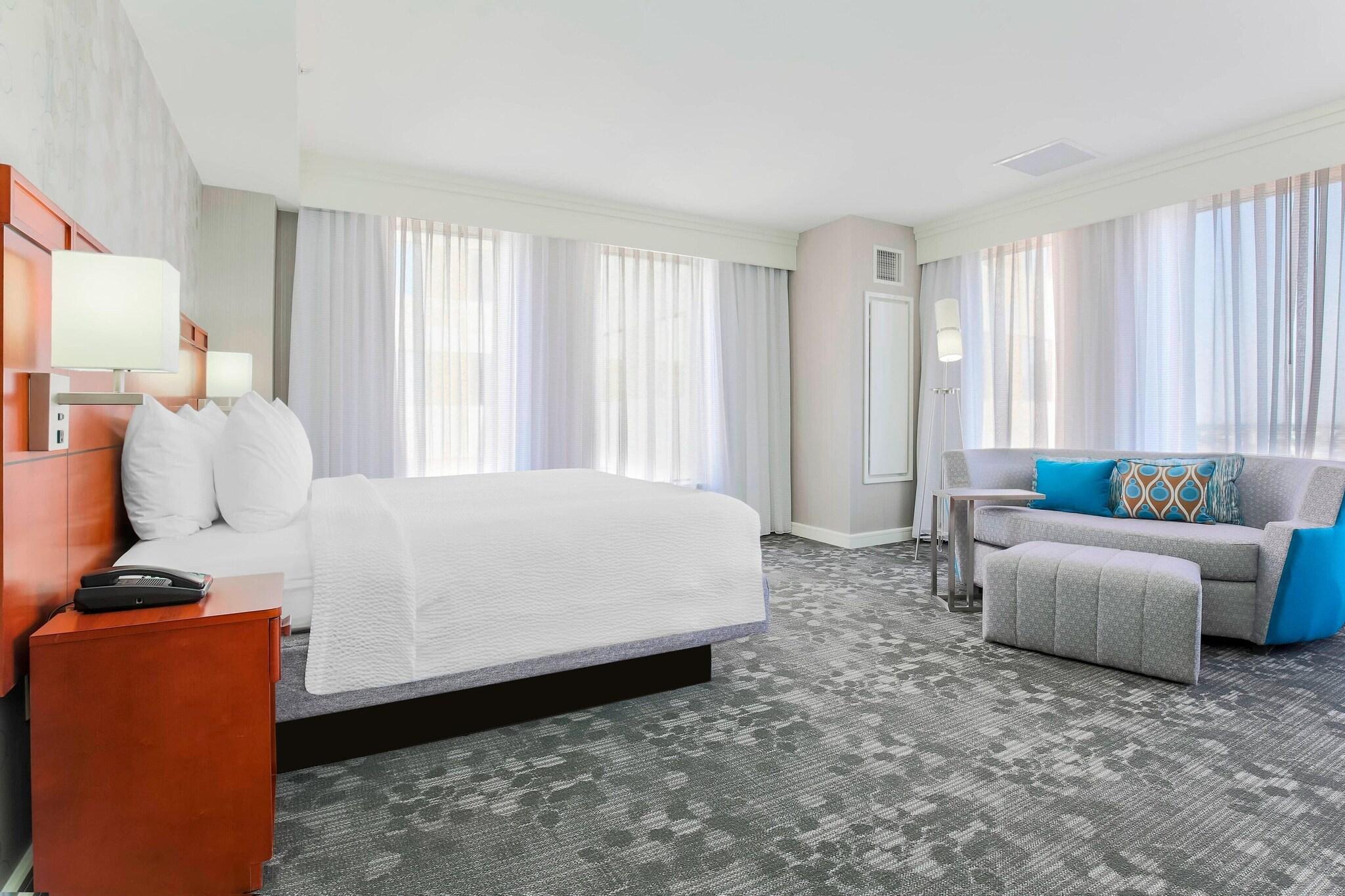 Suite Two Queen Beds One Bedroom