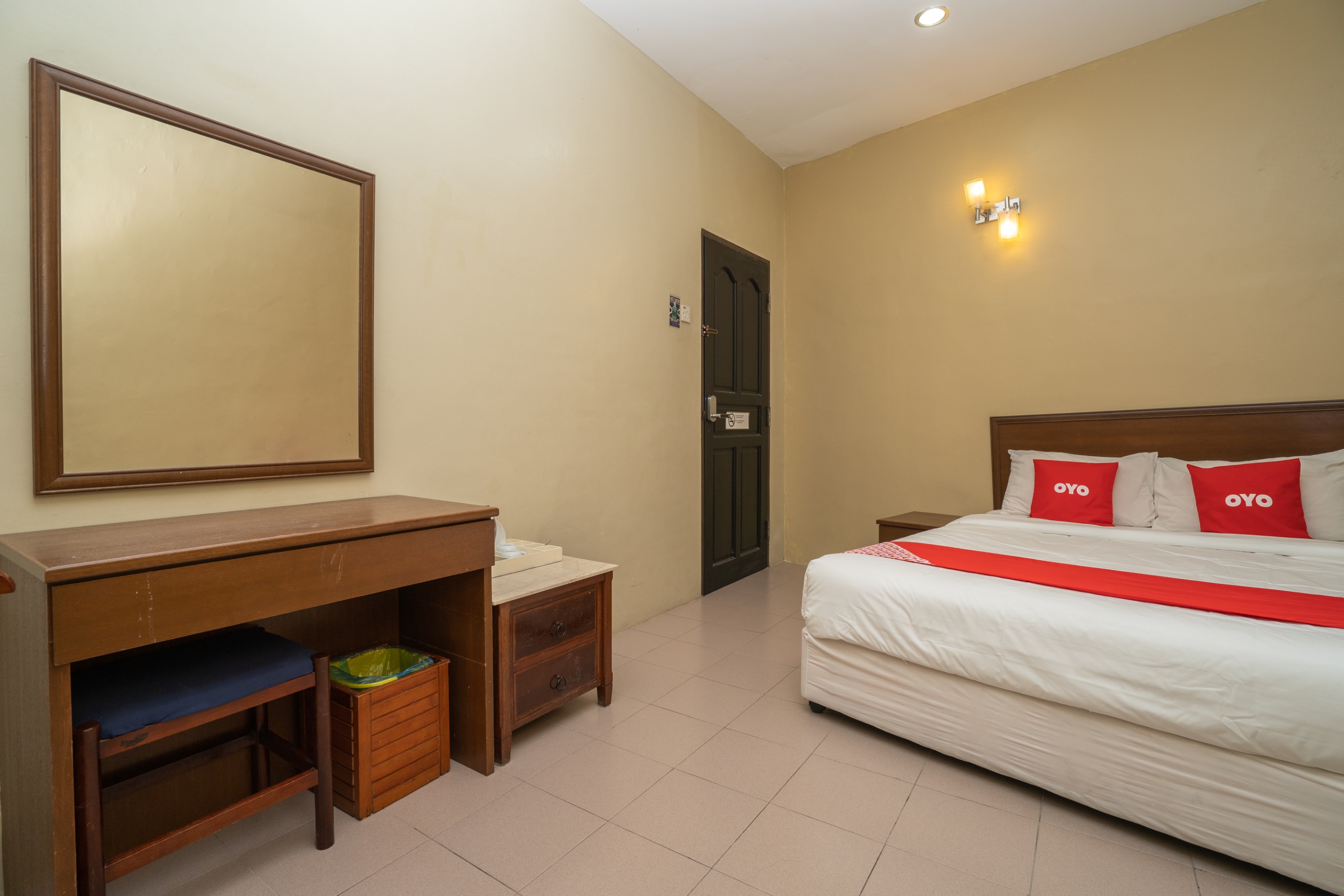 Double Queen Size Bed