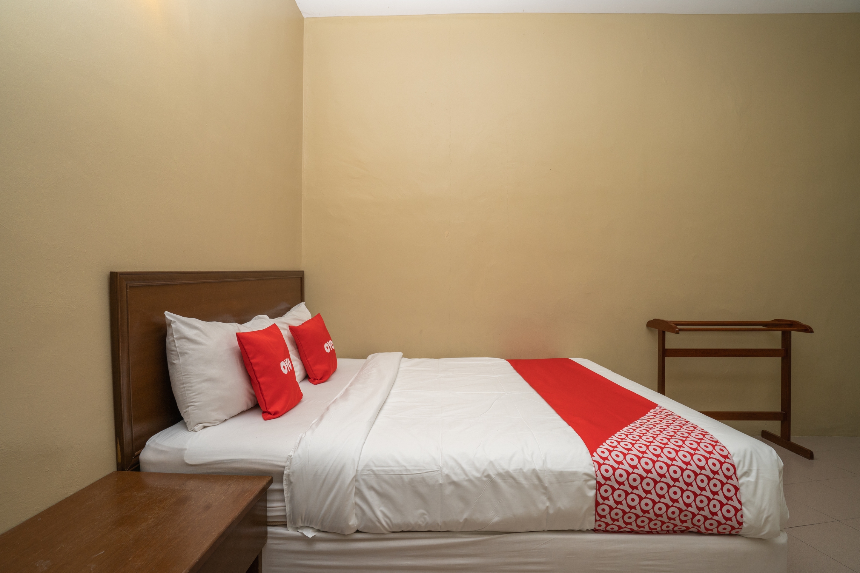 Double Queen Size Bed