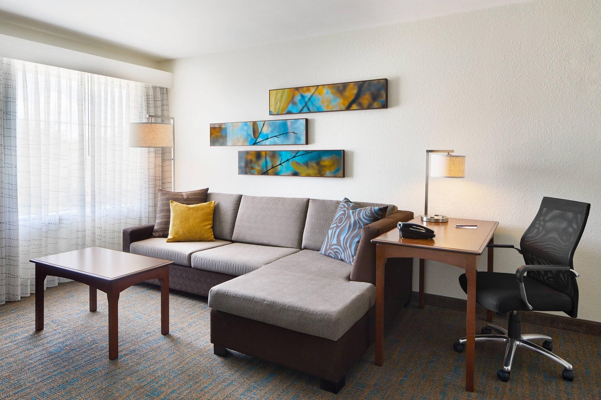 Studio Accessible King Size Bed