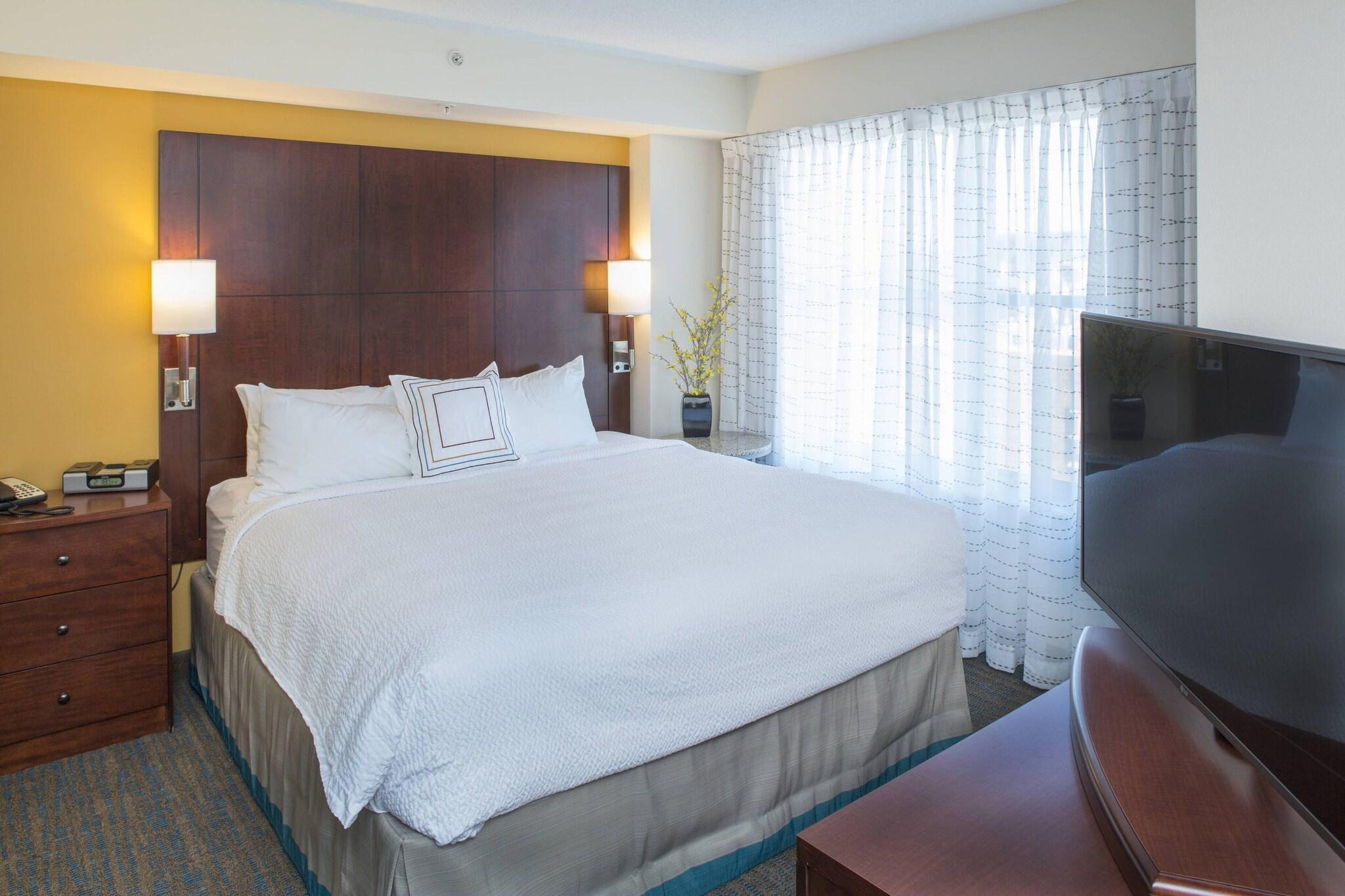 Studio King Size Bed