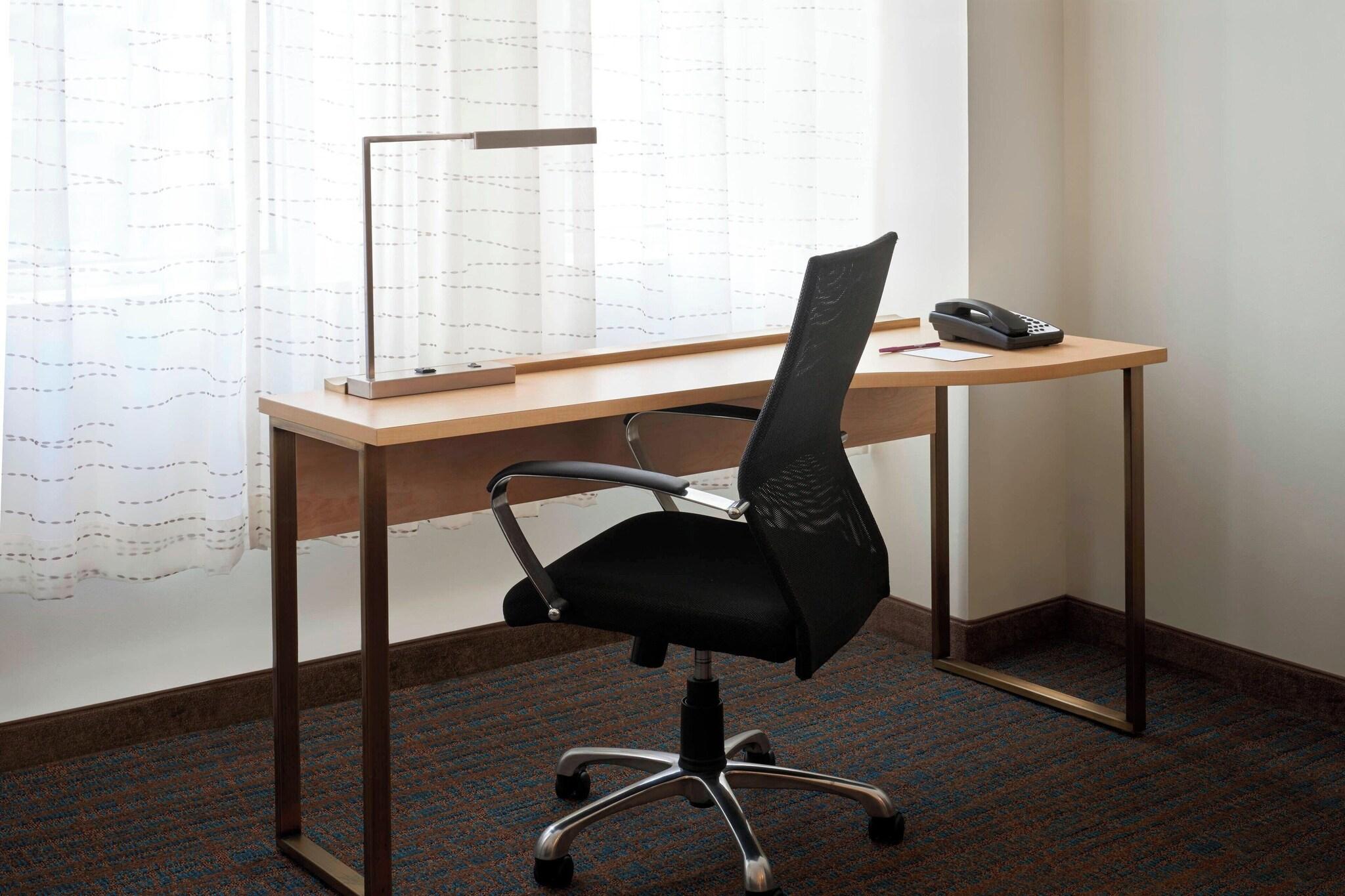 Studio Deluxe King Bed