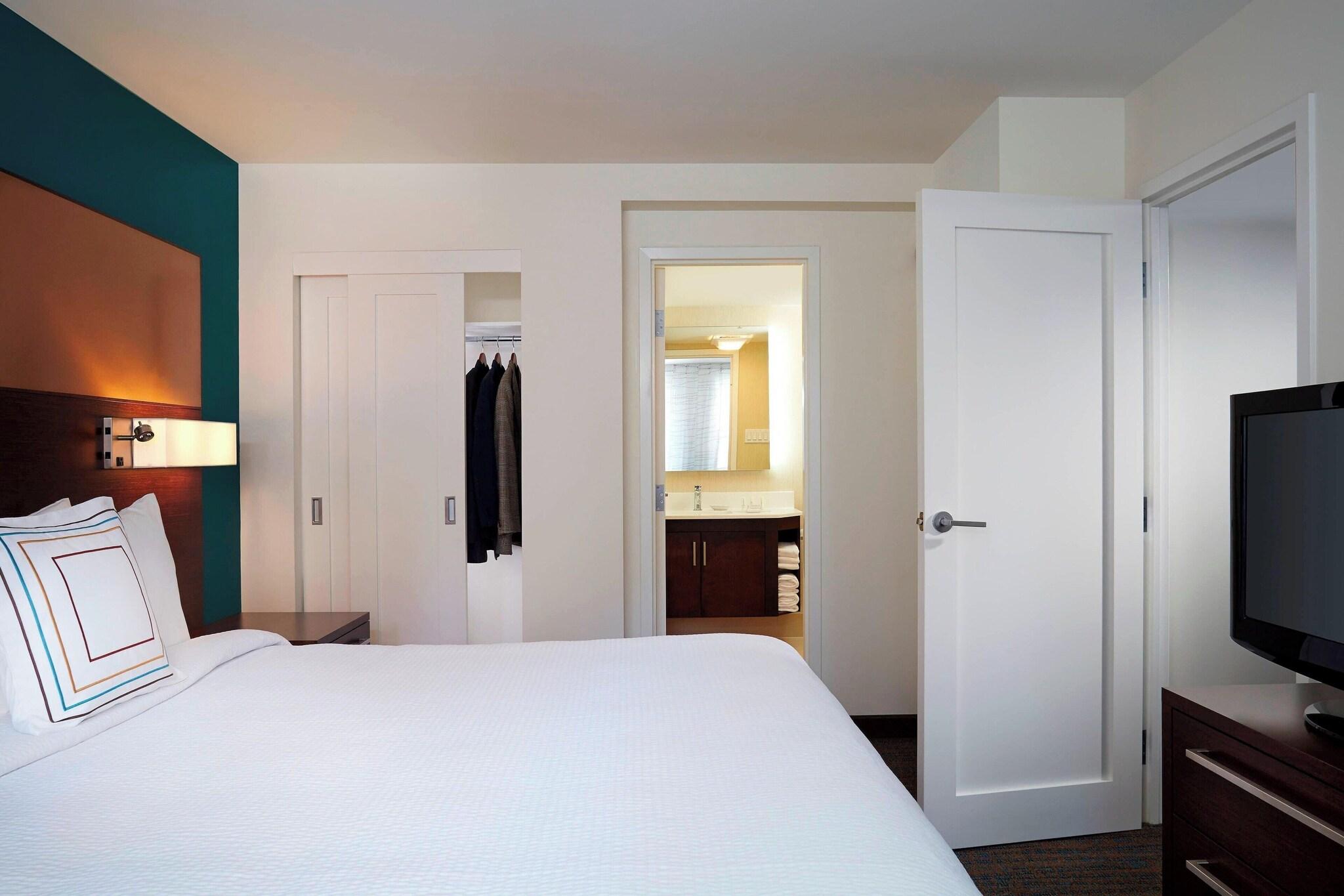 Suite King Bed One Bedroom 