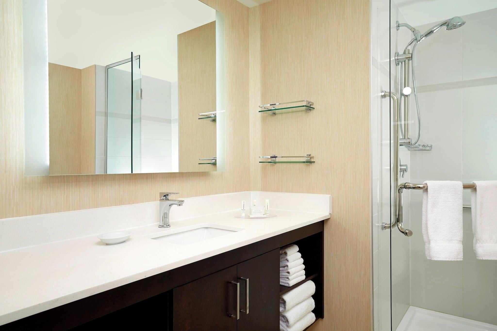 Studio Queen Size Bed