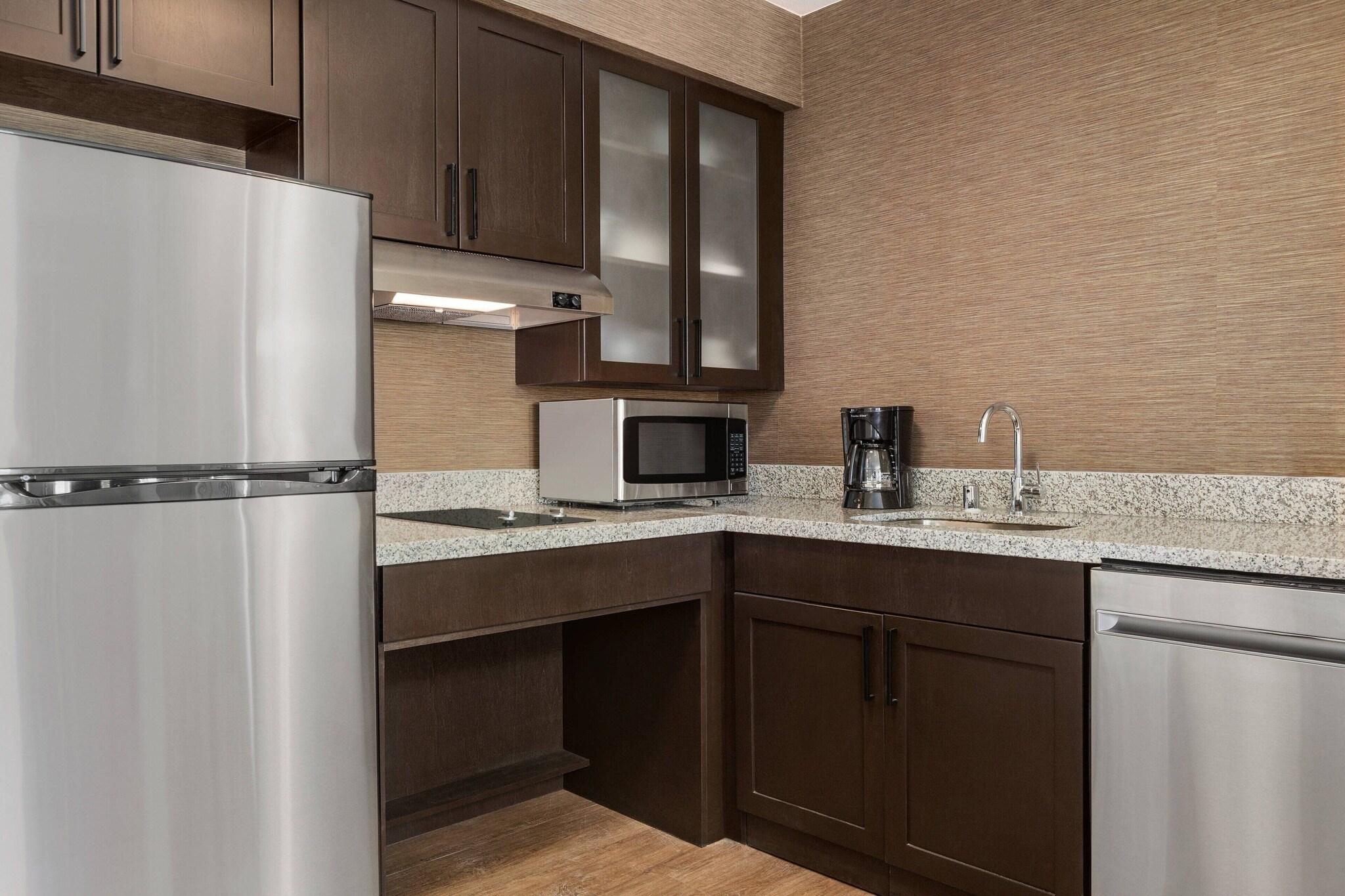 Studio Accessible King Size Bed