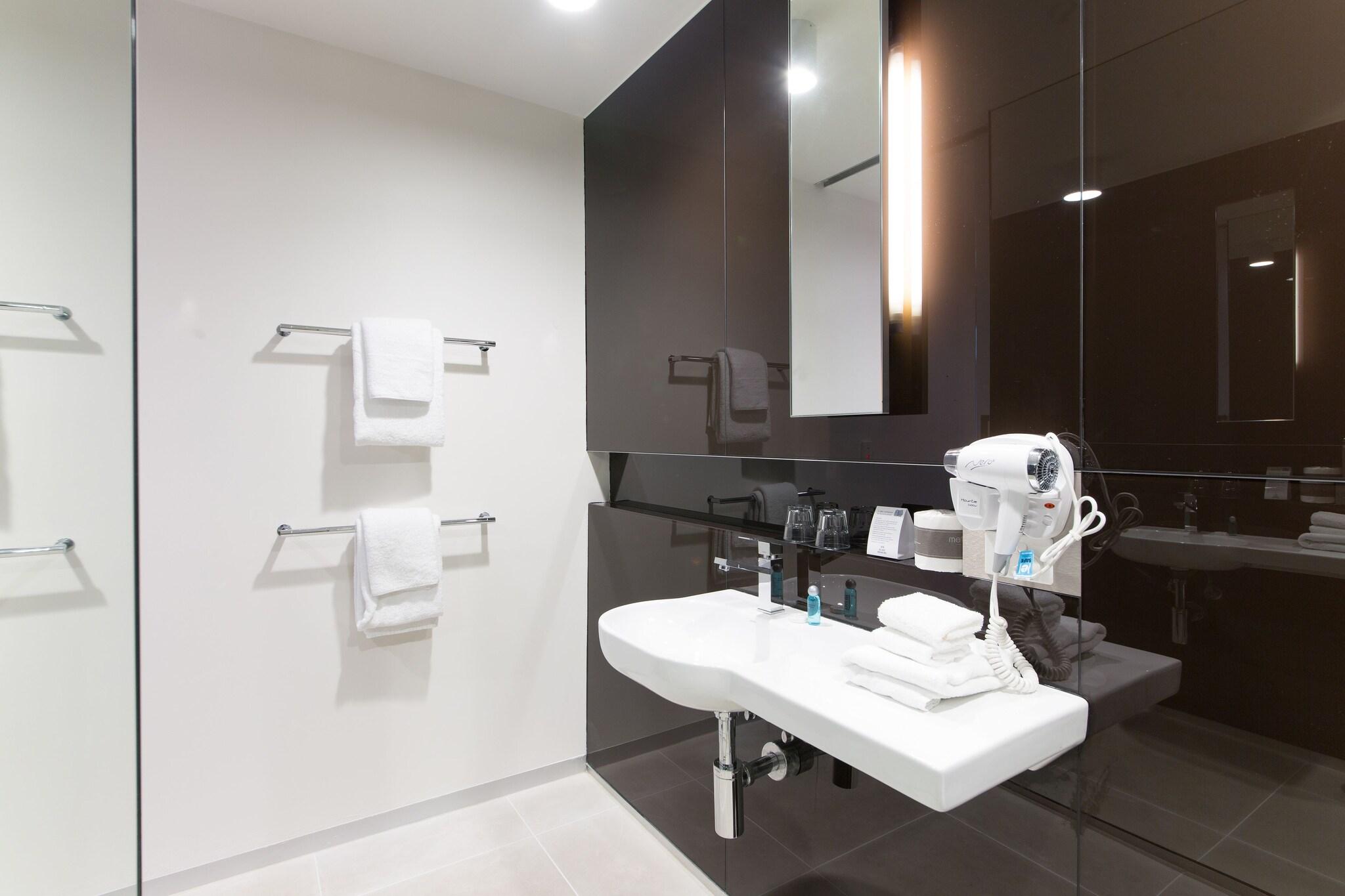 Double Superior King Bed