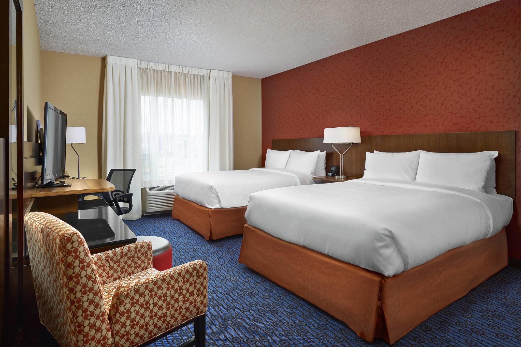 Studio Two Queen Beds