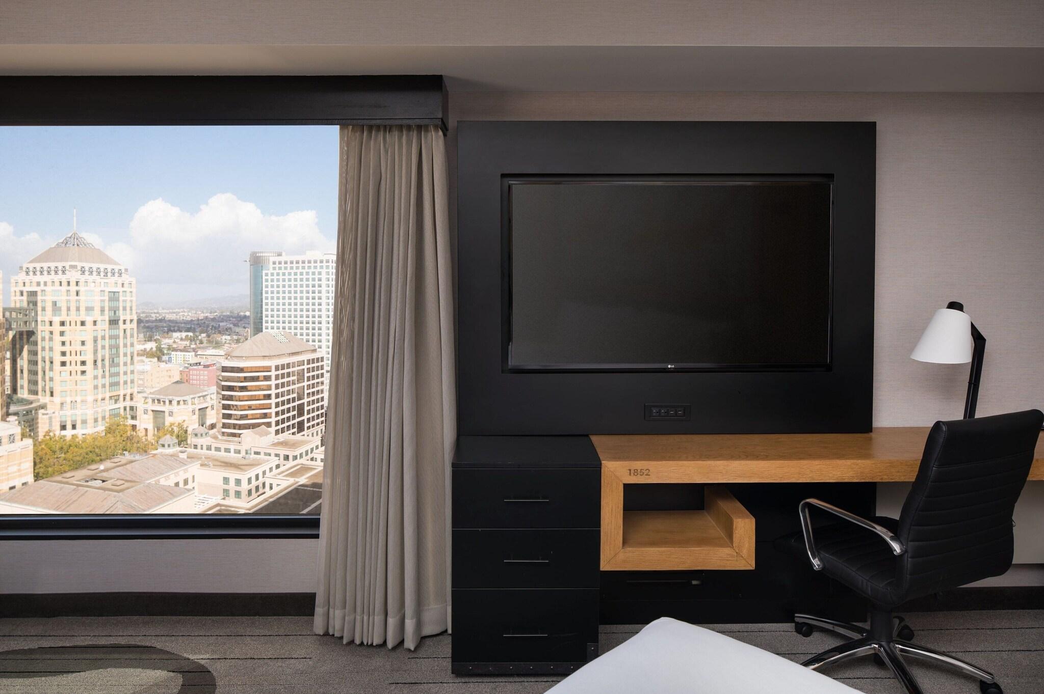 Double Bay View King Bed