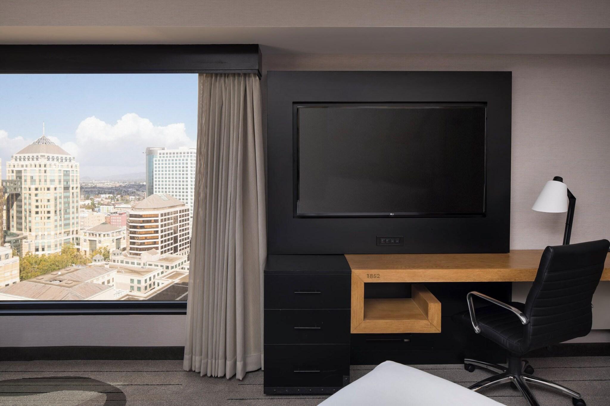 Double Bay View King Bed