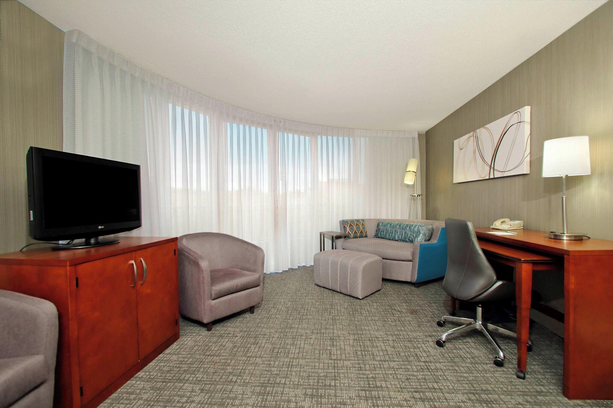 Suite King Size Bed
