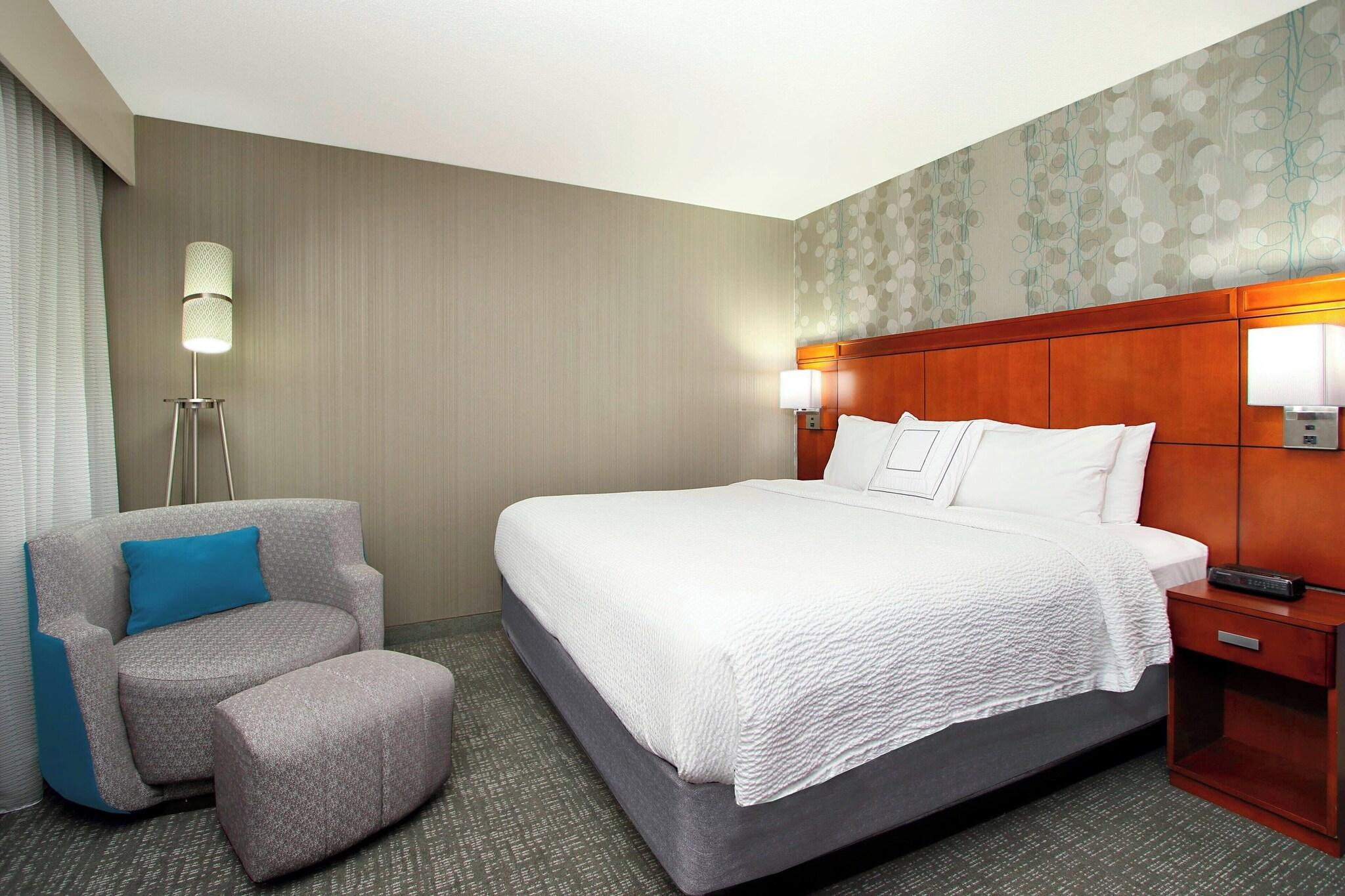 Suite King Size Bed