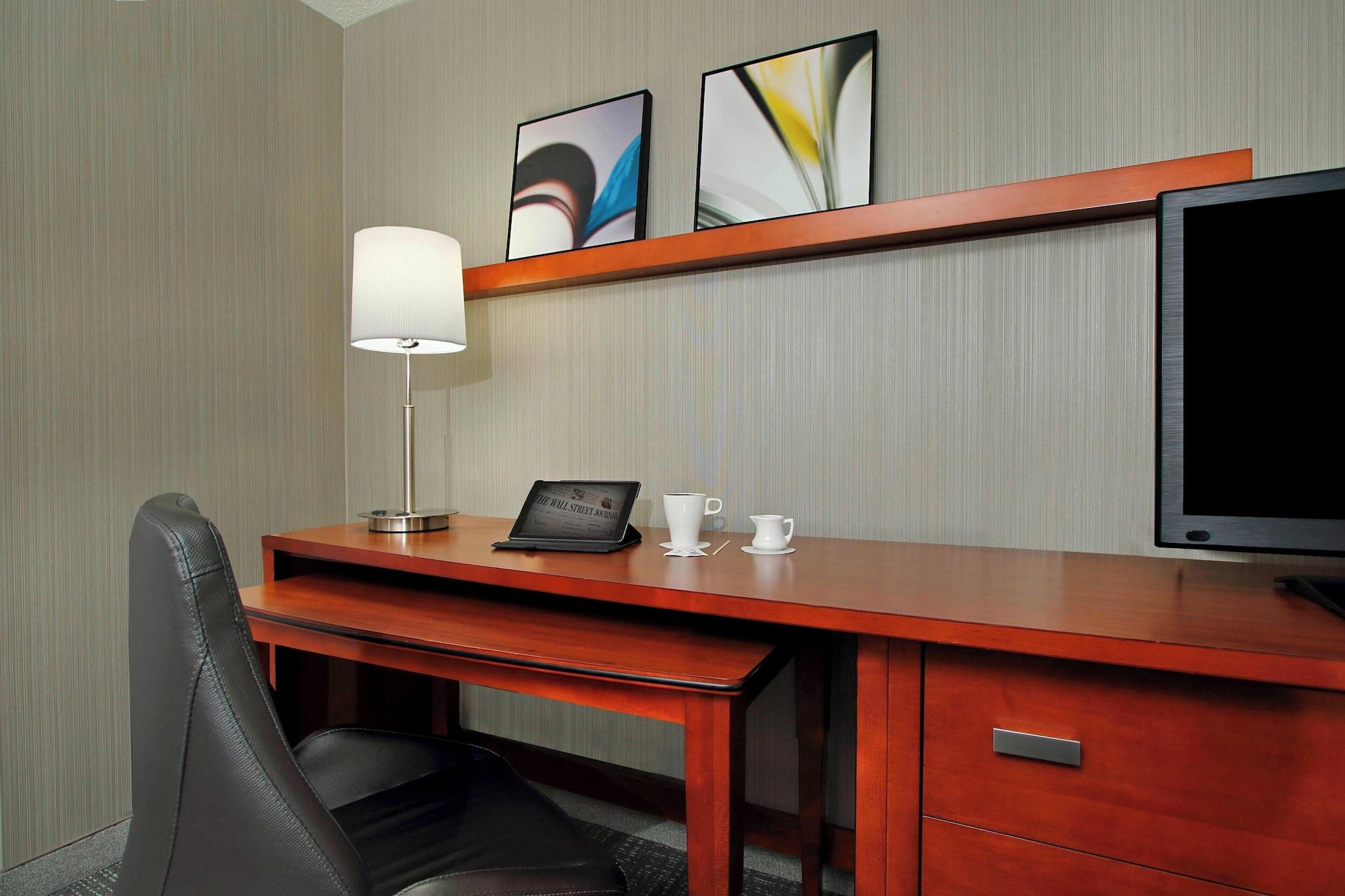 Suite King Size Bed