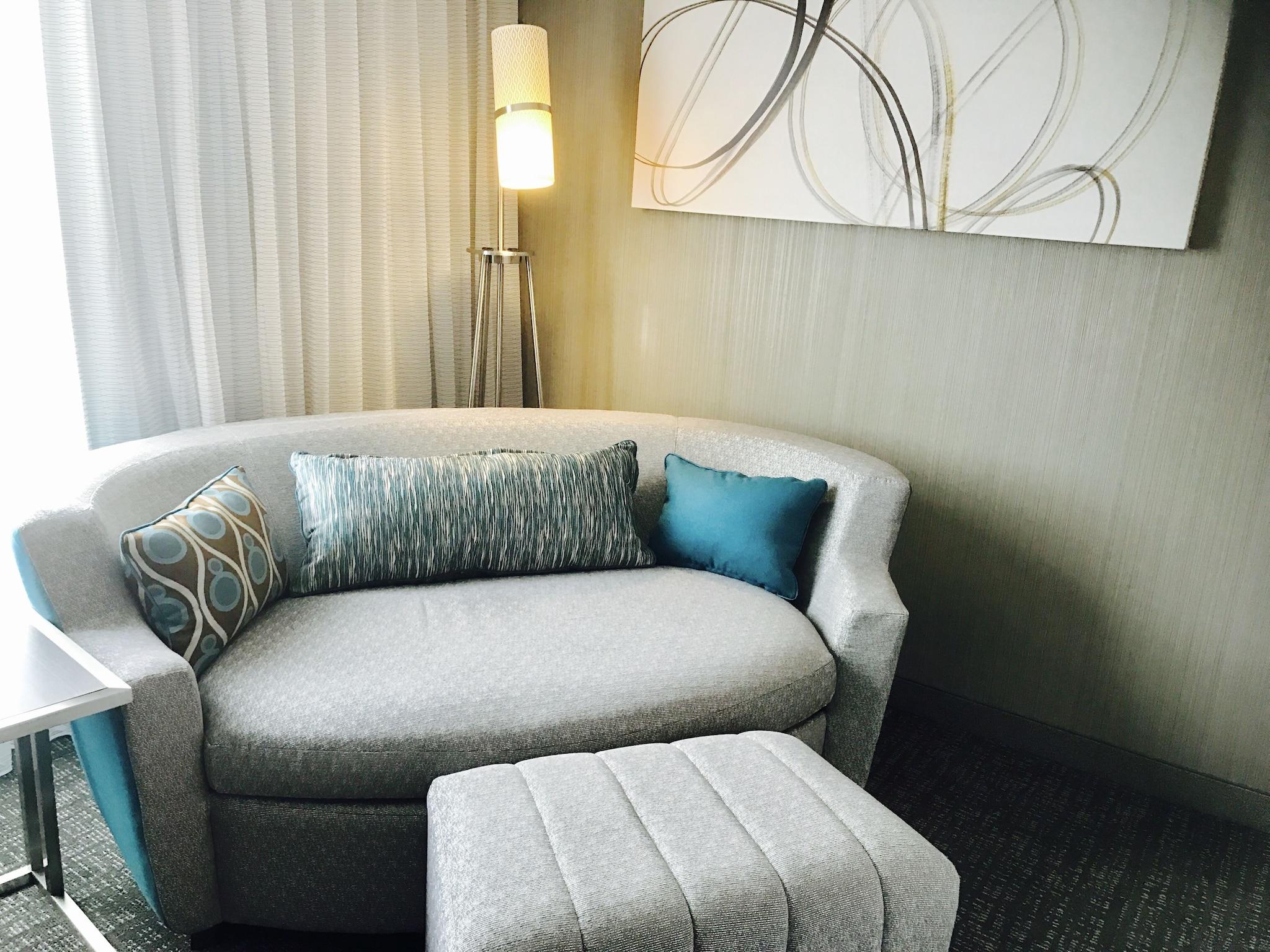 Suite King Size Bed