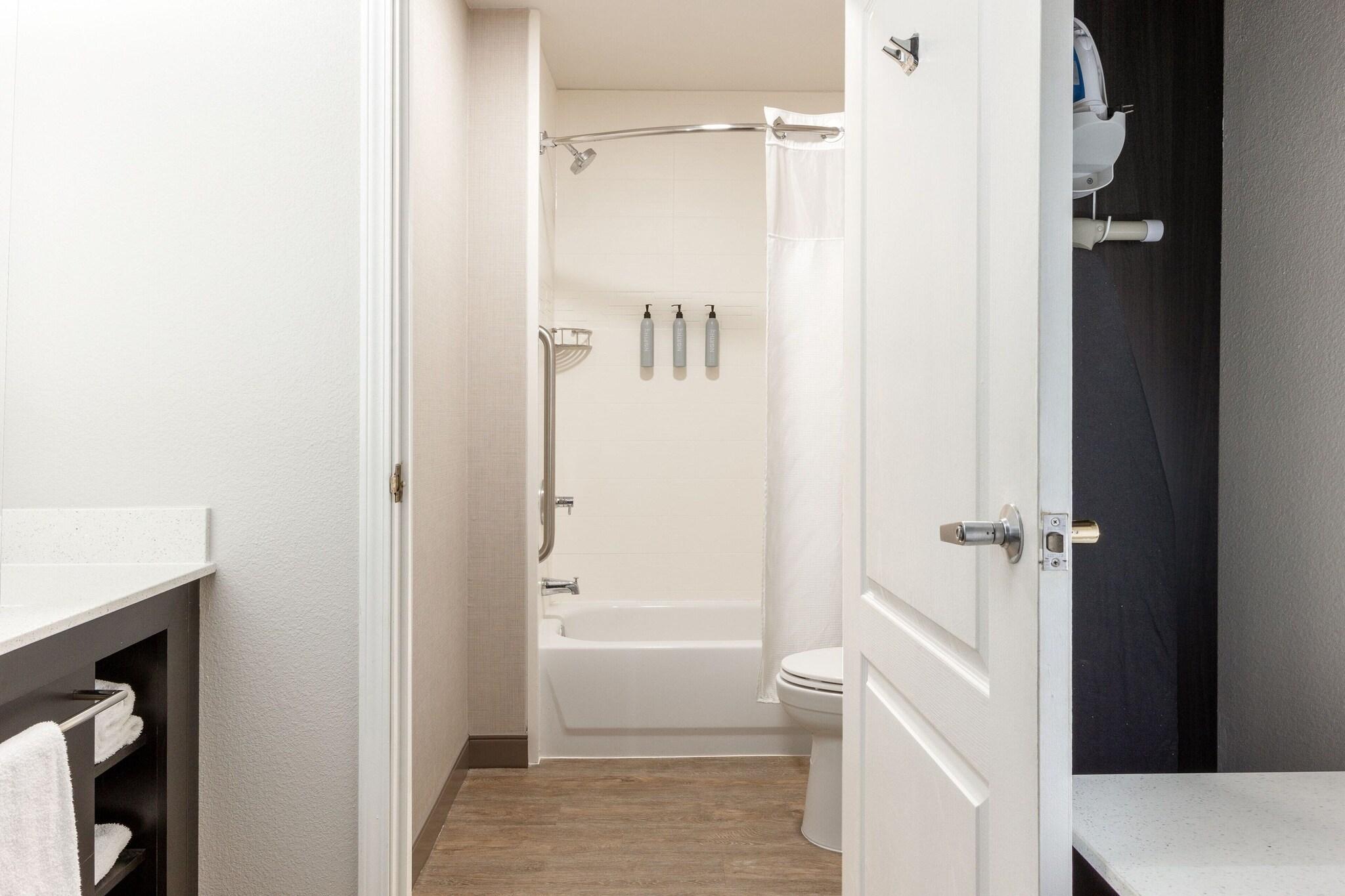 Suite Queen Size Bed