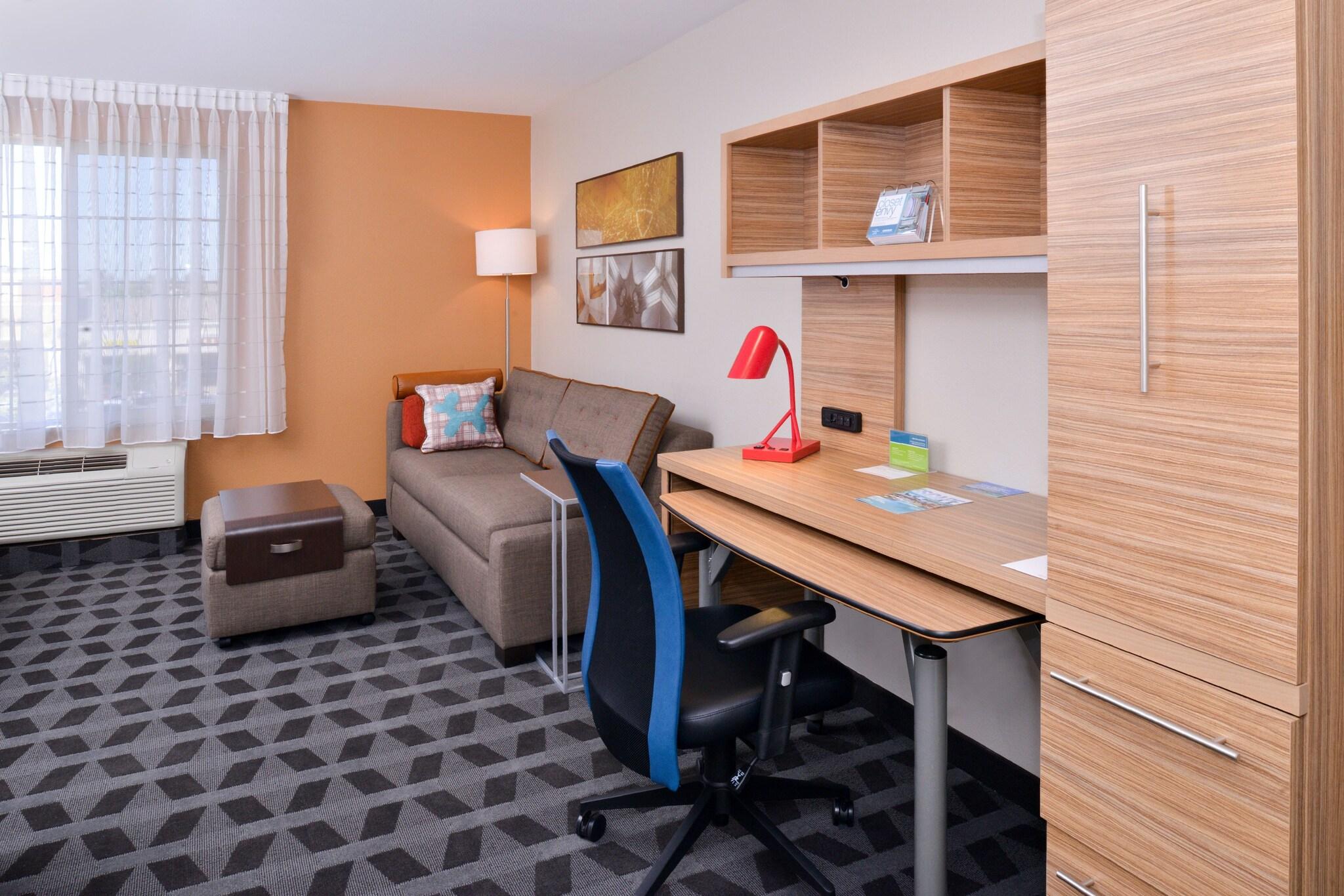 Studio Queen Size Bed