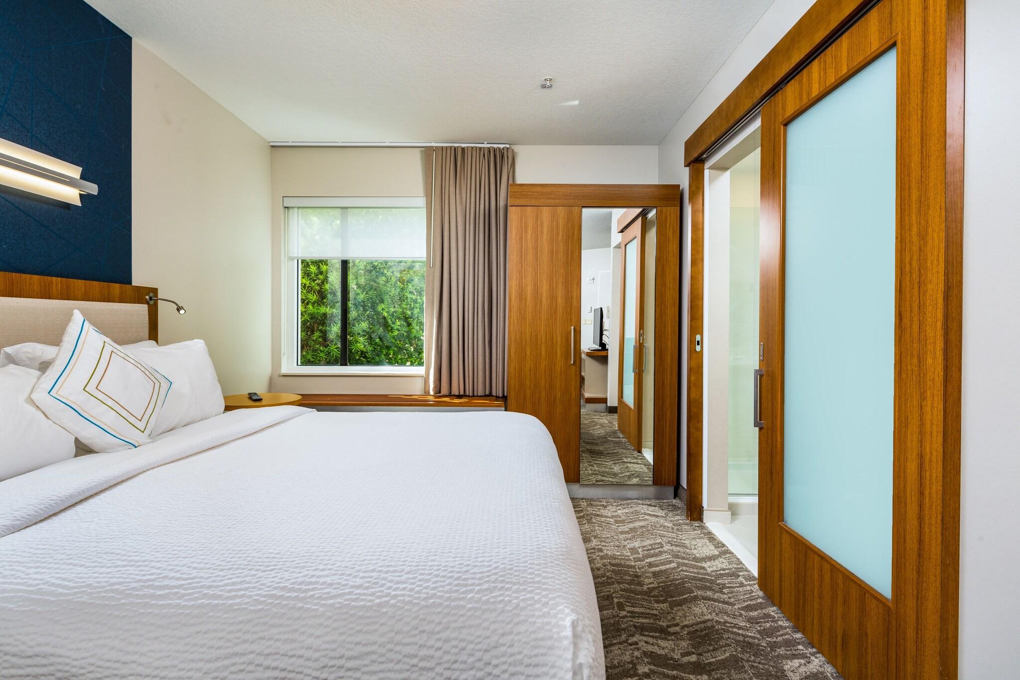 Studio King Size Bed