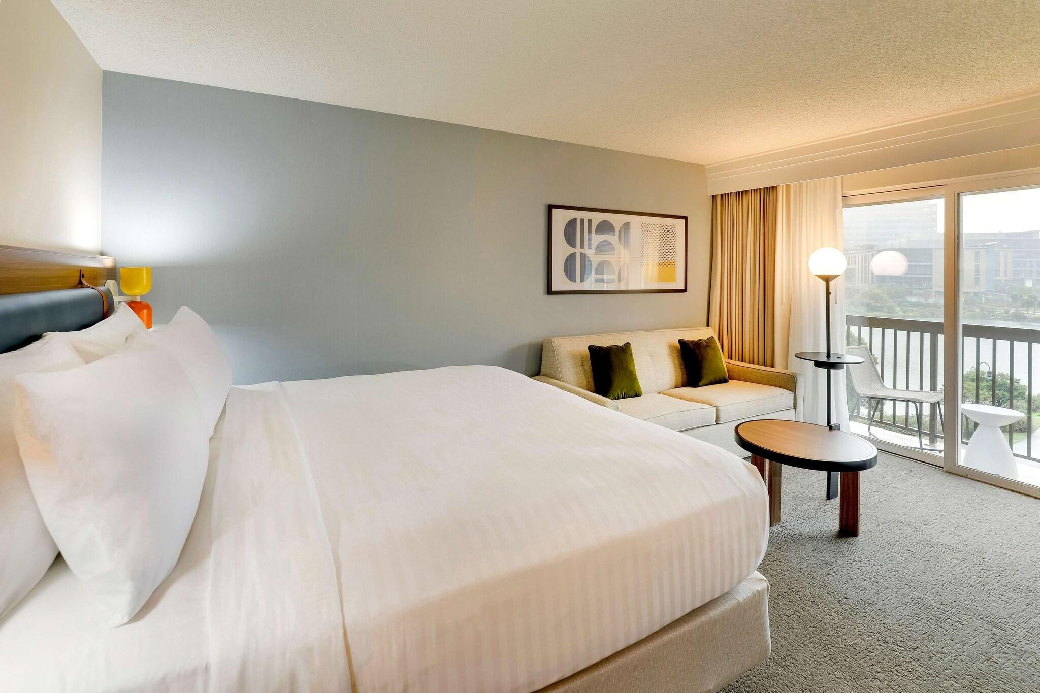 Double Deluxe King Bed