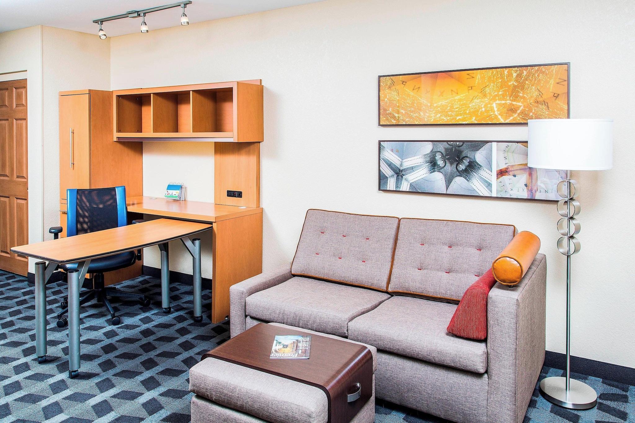 Studio Queen Size Bed