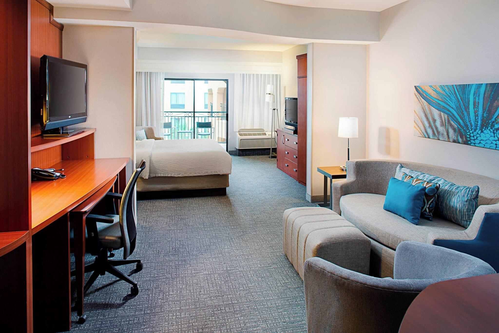 Suite Accessible King Size Bed