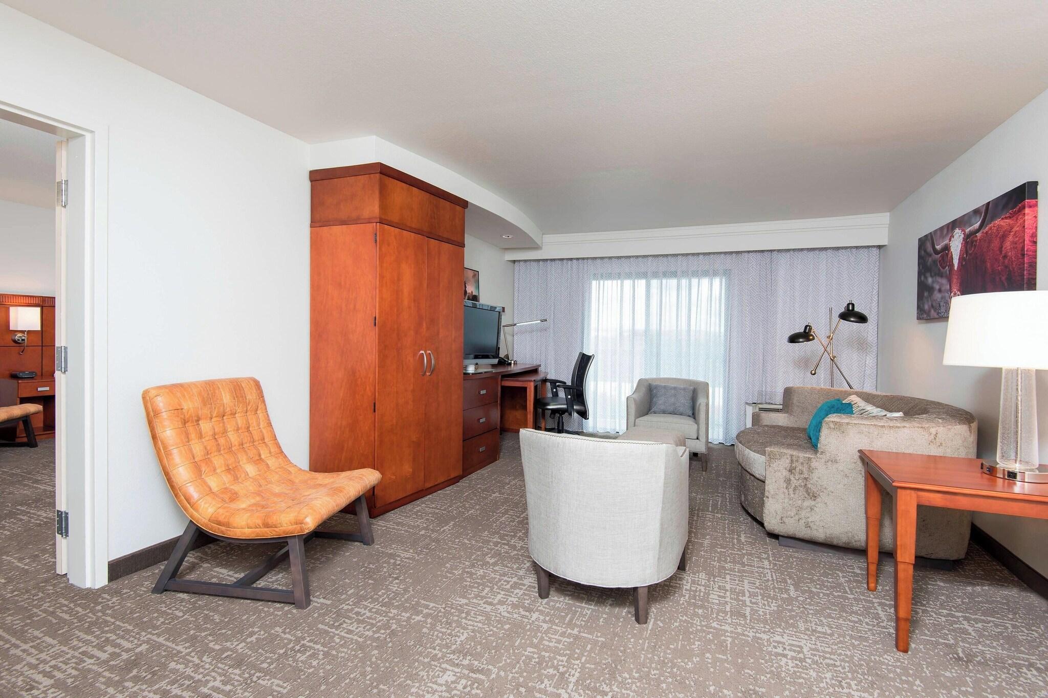 Suite King Size Bed