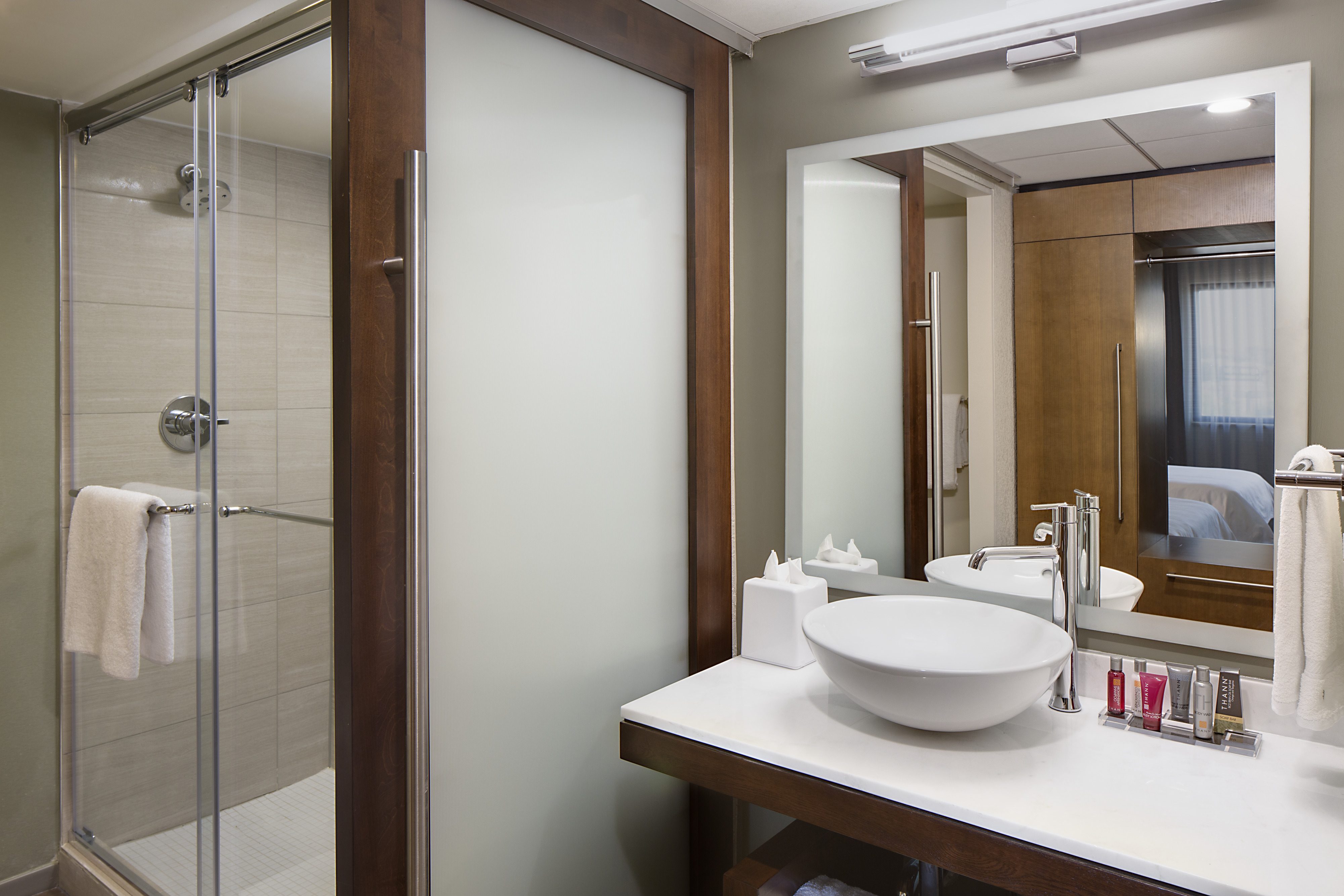 Double Club King Bed