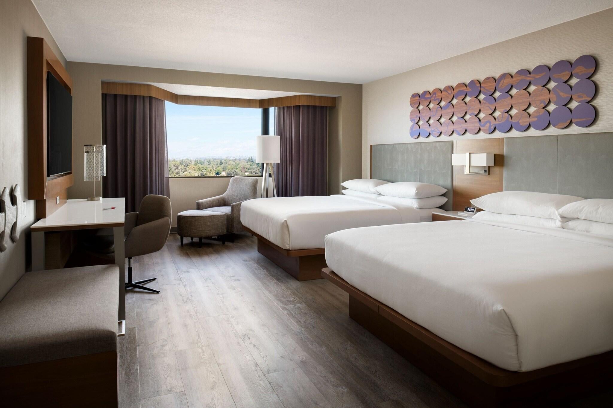 Quadruple Two King Beds