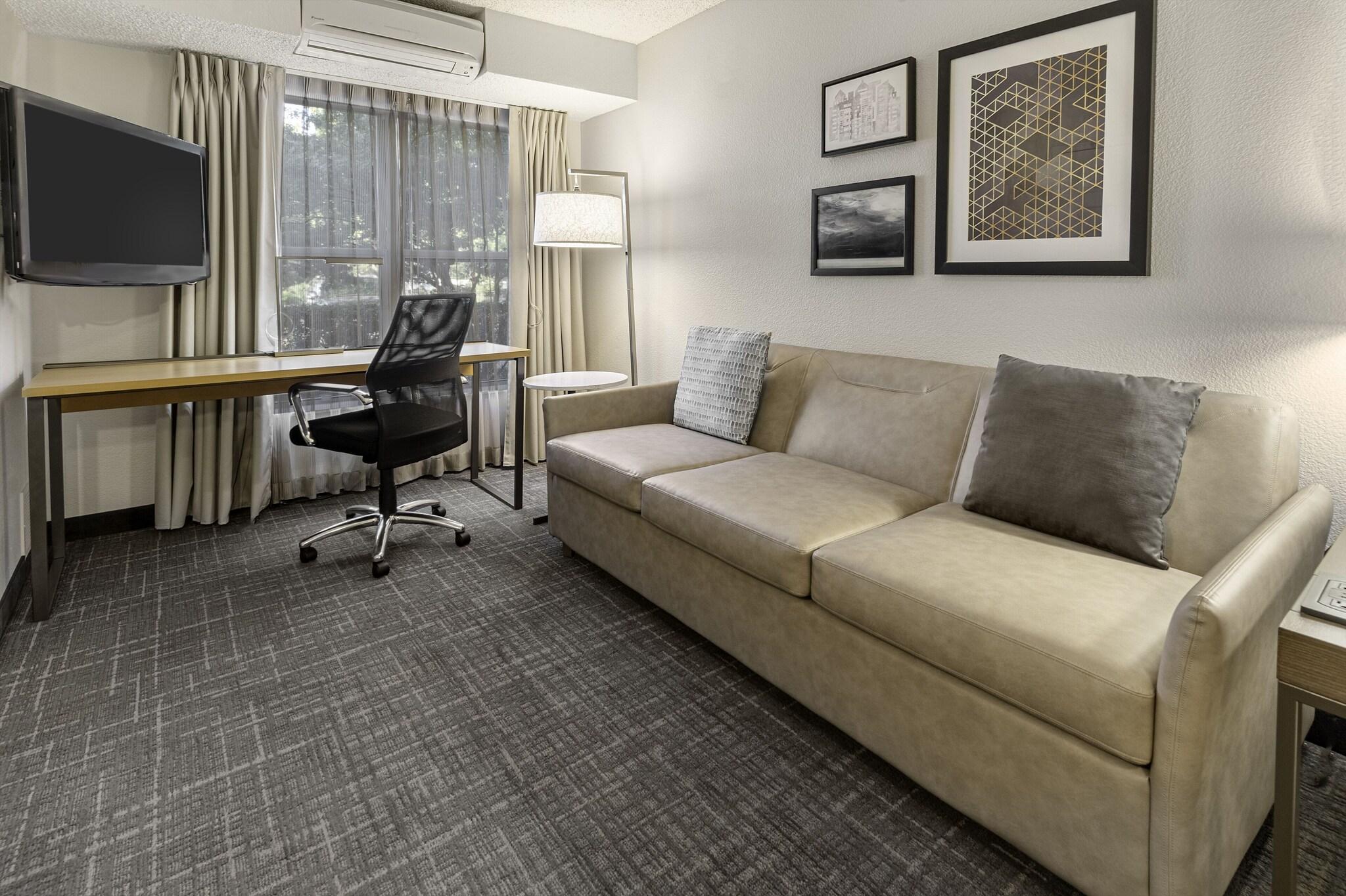 Suite Queen Size Bed