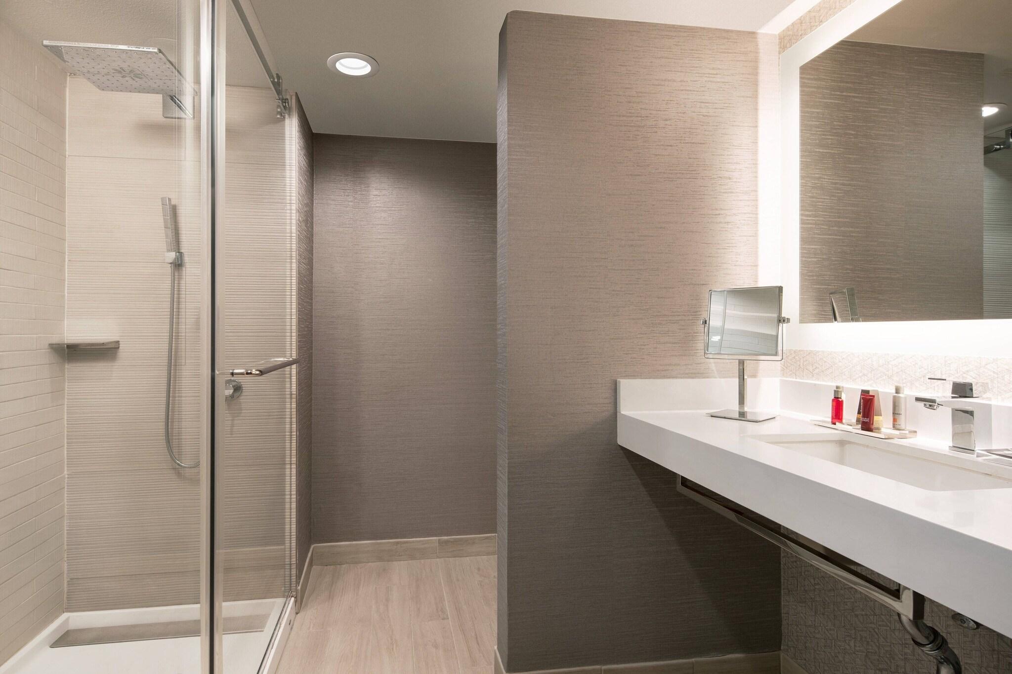 Junior Suite King Size Bed