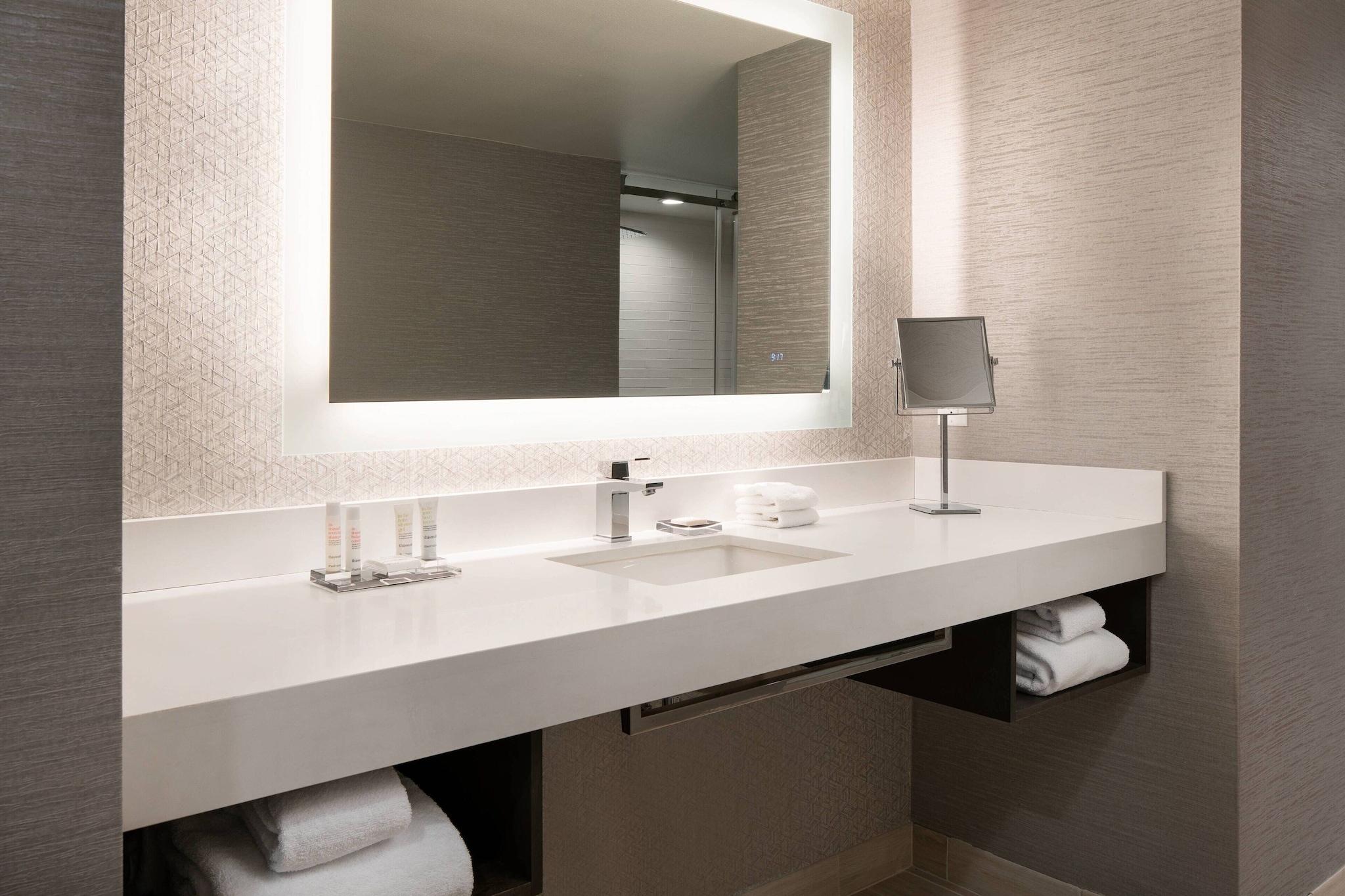 Junior Suite King Size Bed