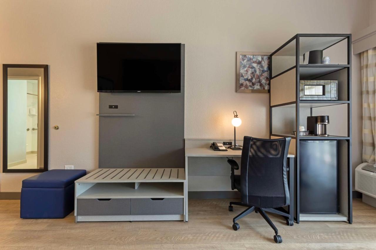 Room Accessible King Size Bed